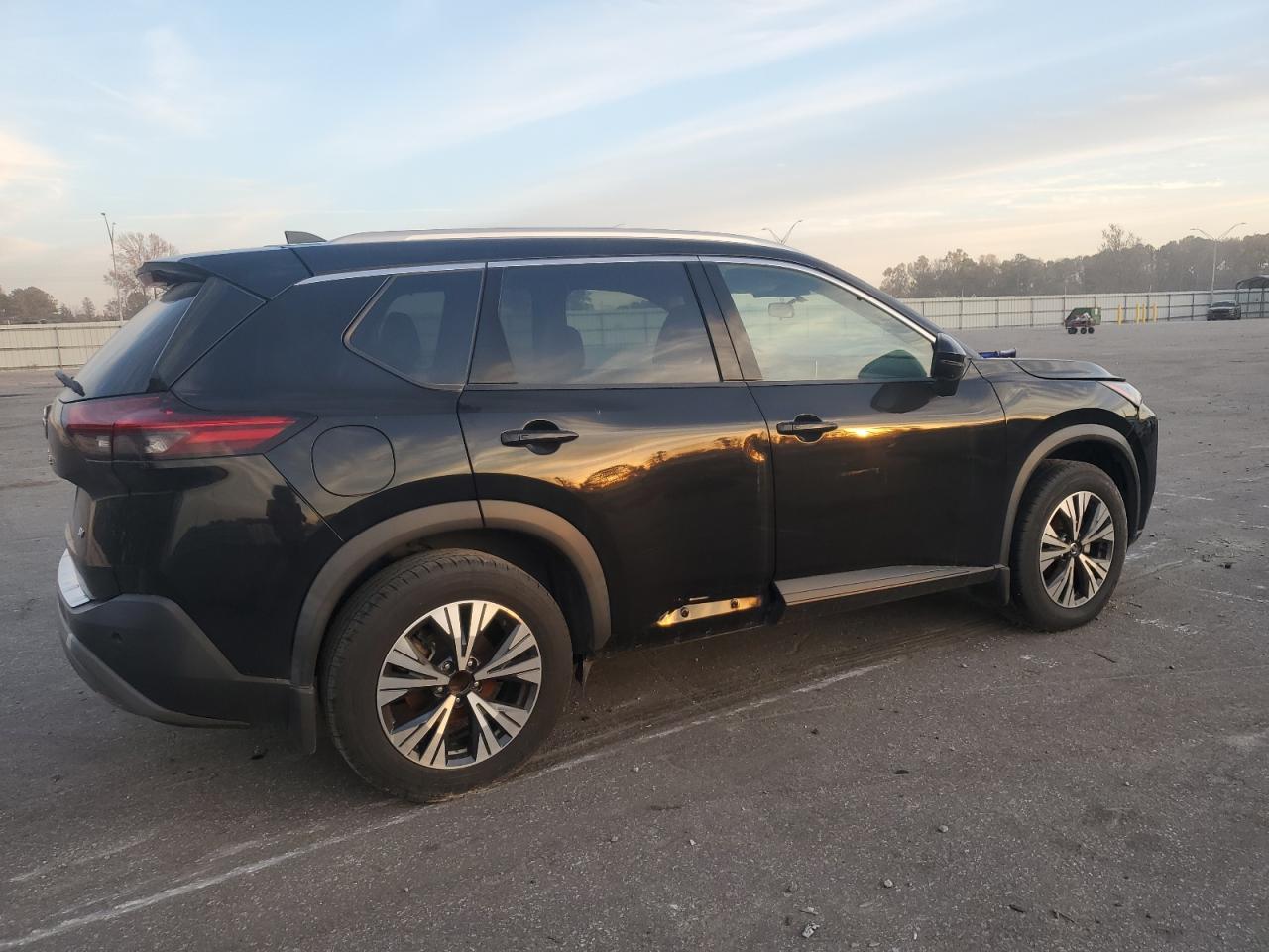 2021 Nissan Rogue, SV