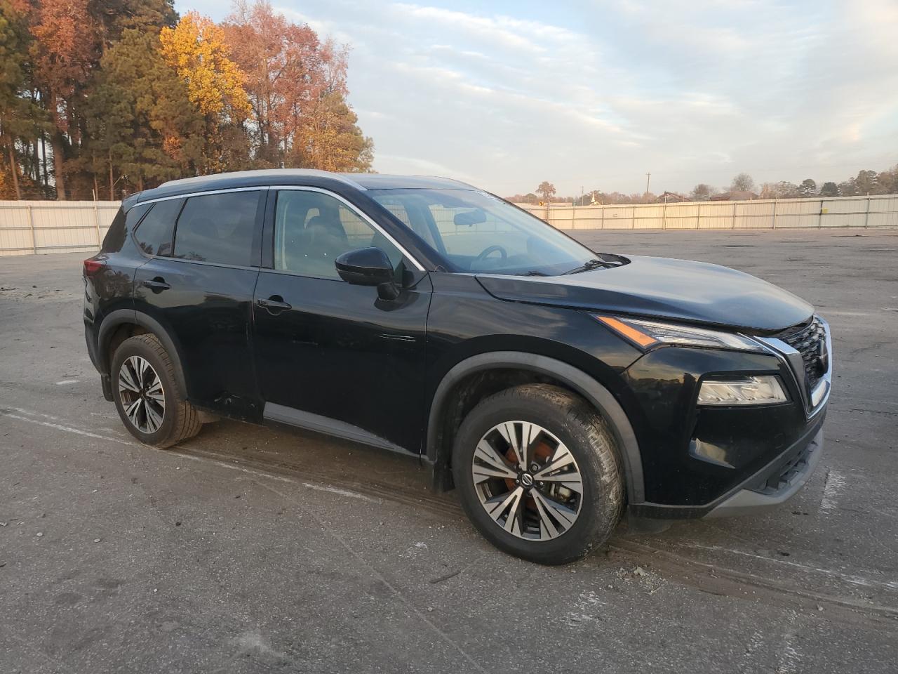 2021 Nissan Rogue, SV