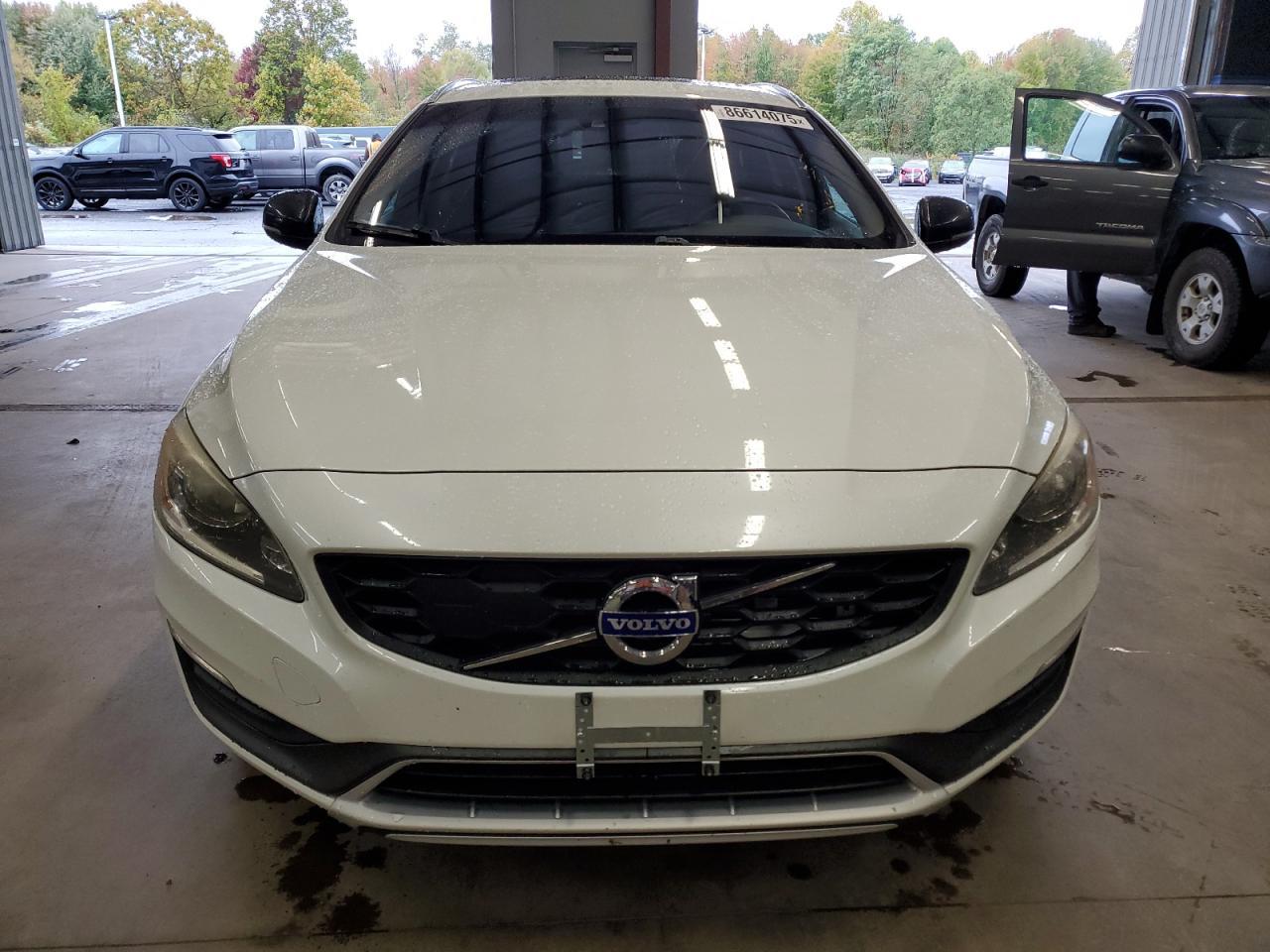 2016 Volv V60, Premier