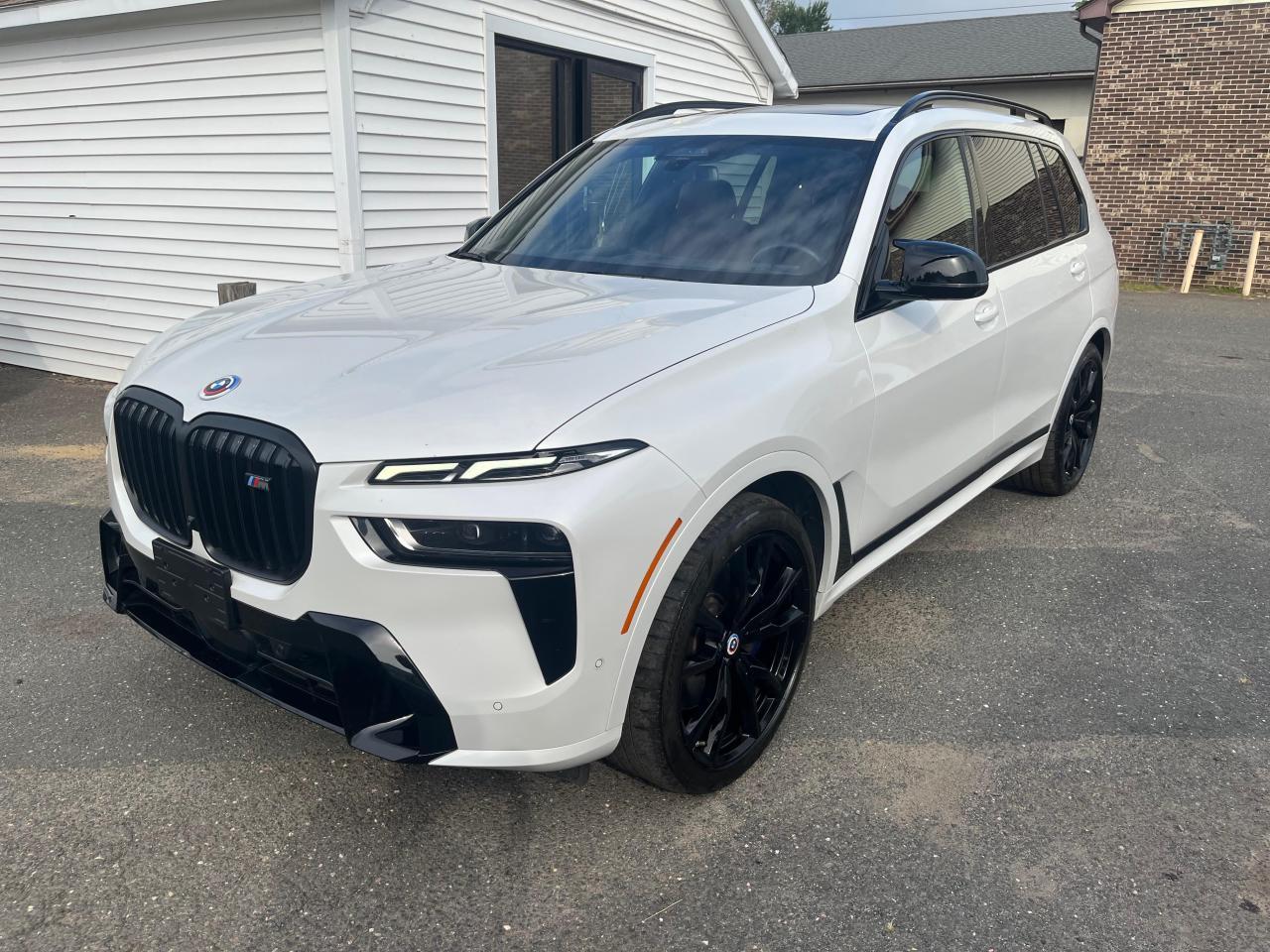 2023 BMW X7, M60I