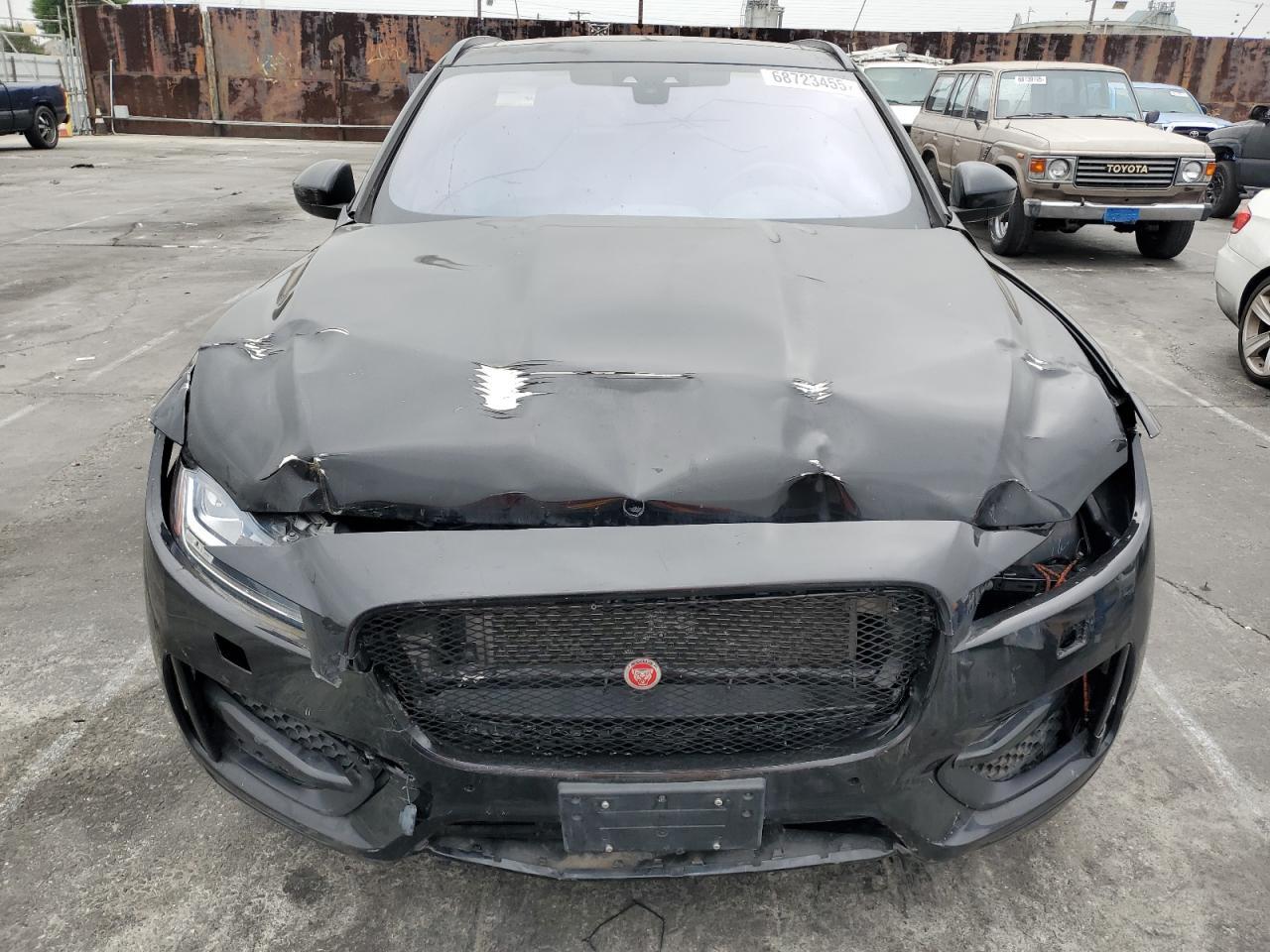 2017 Jaguar F-Pace, R - Sport