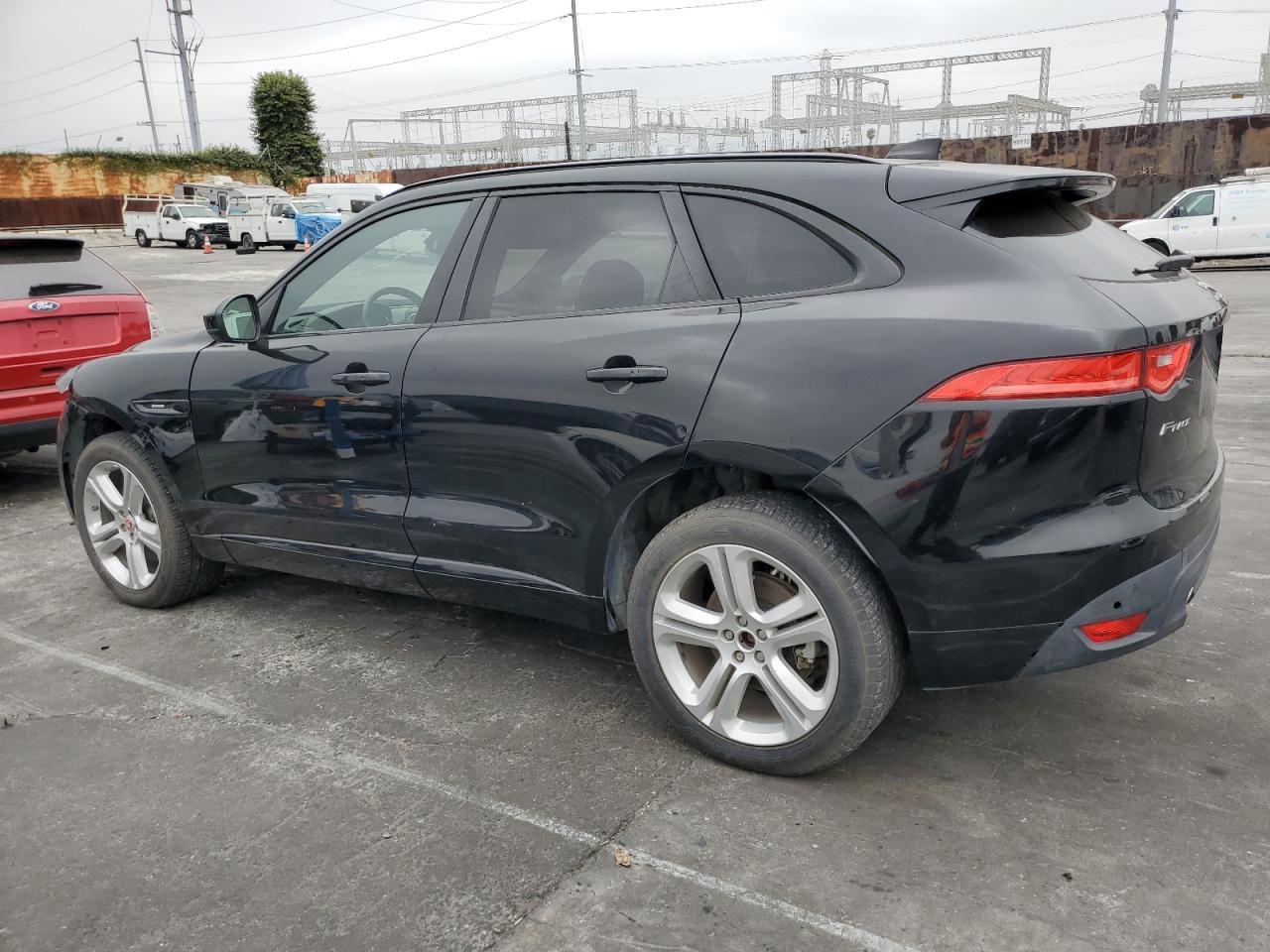 2017 Jaguar F-Pace, R - Sport