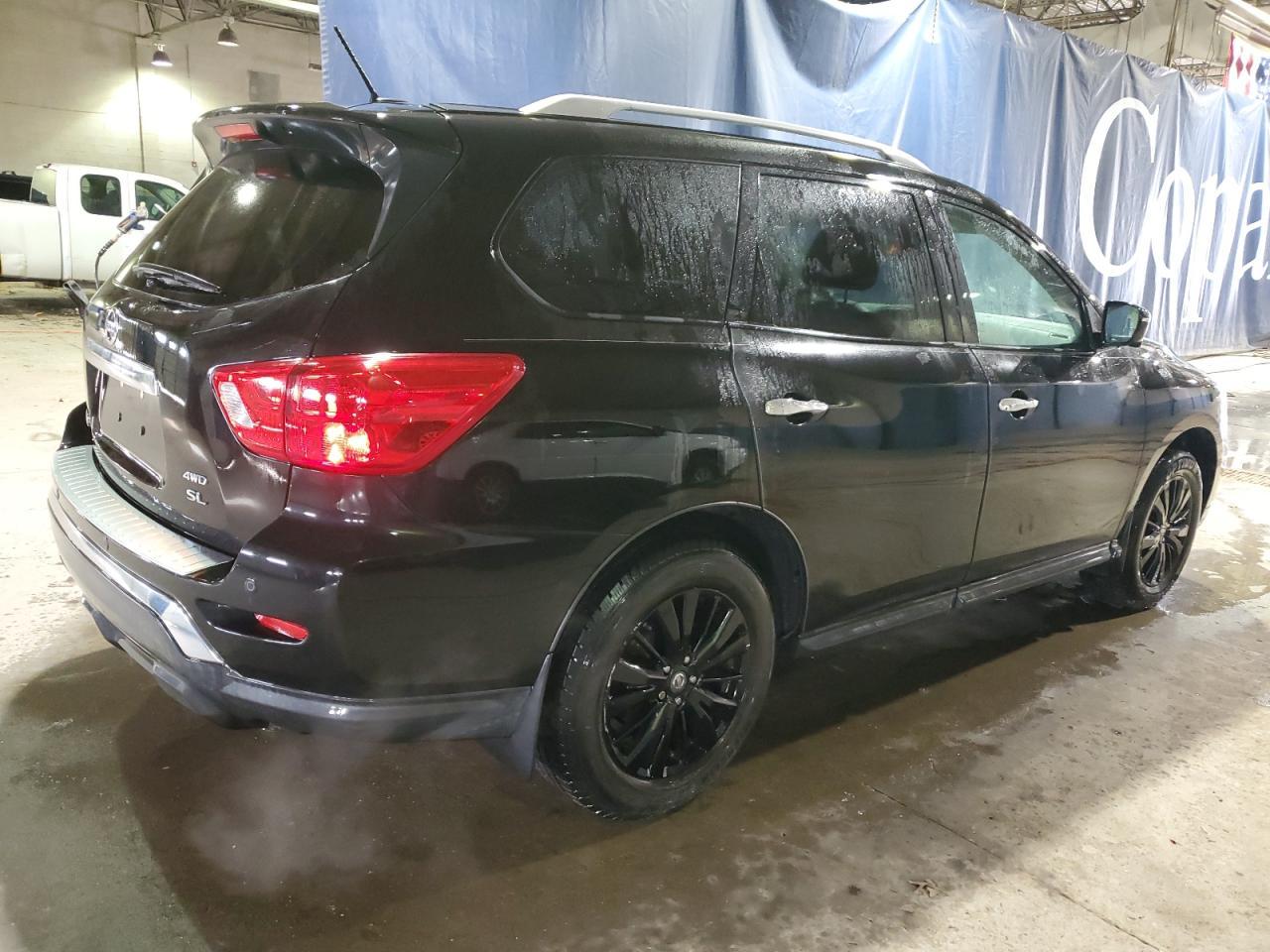 2017 Nissan Pathfinder, S