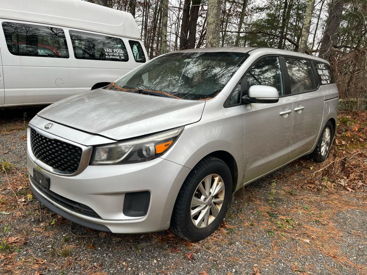 2015 KIA Sedona, L
