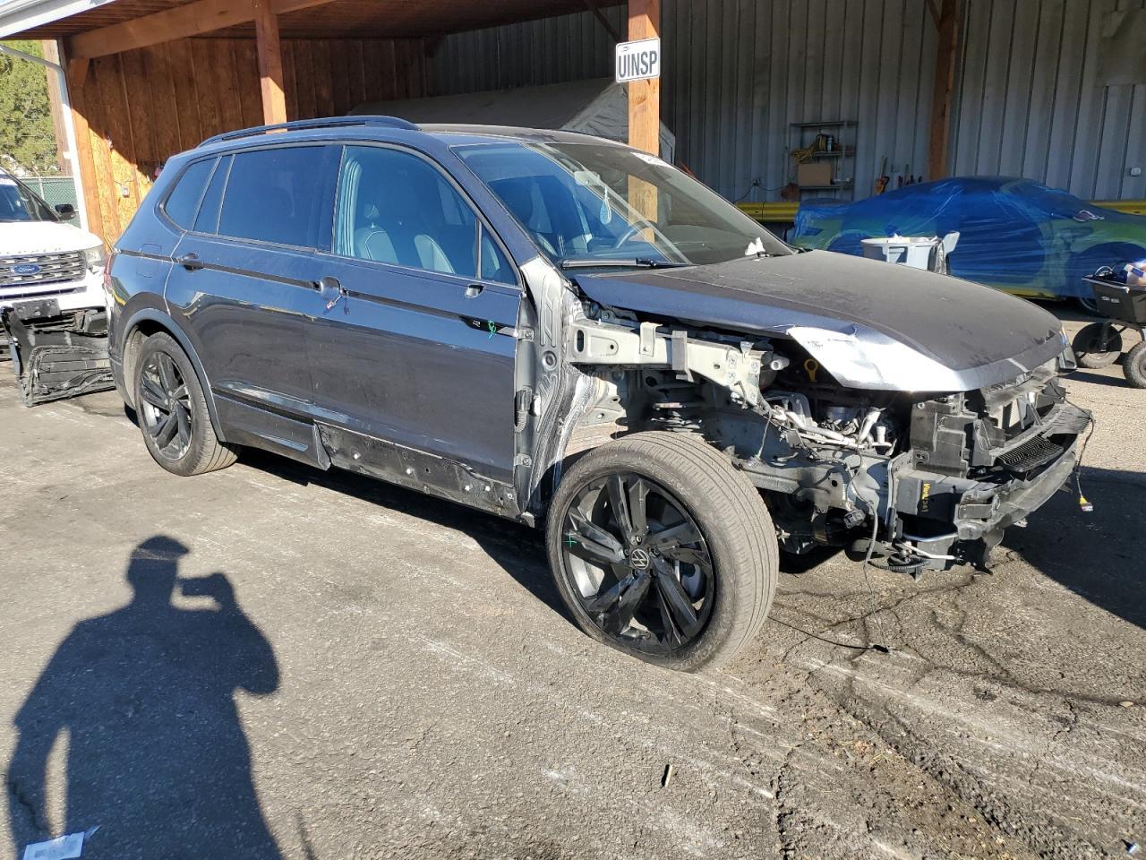 2024 Volkswagen Tiguan, Se R-...