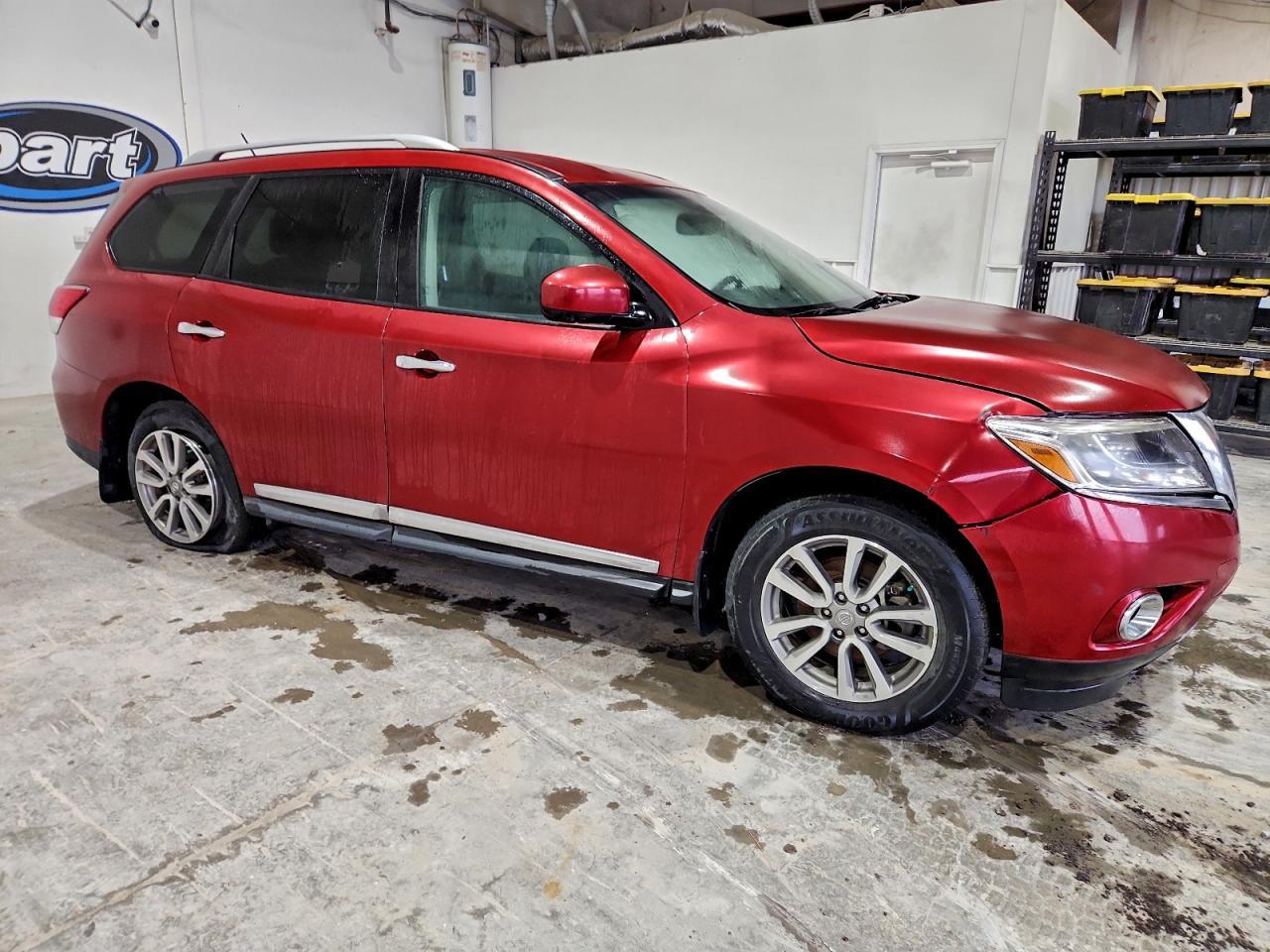 2015 Nissan Pathfinder, S