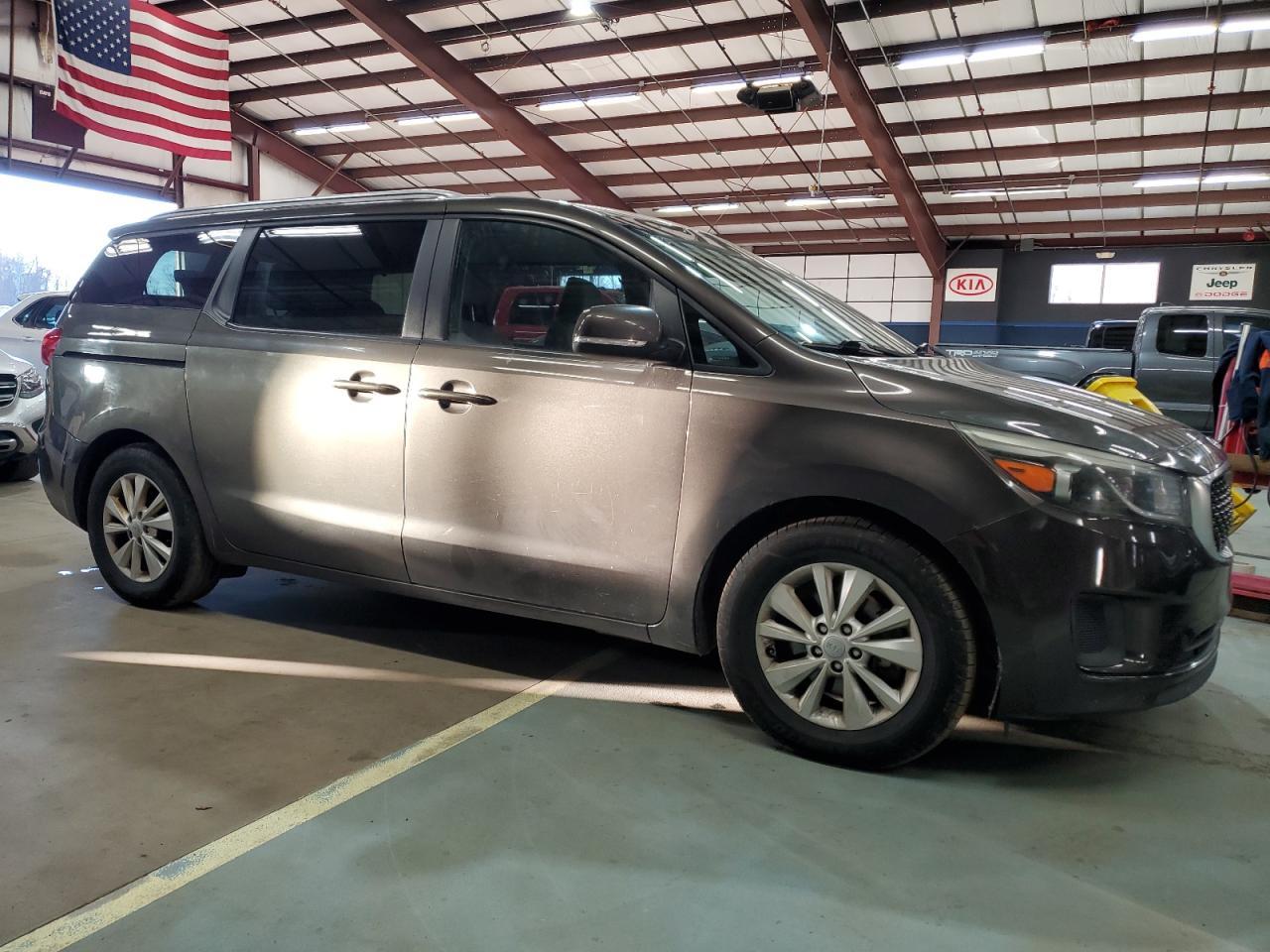 2016 KIA Sedona, LX