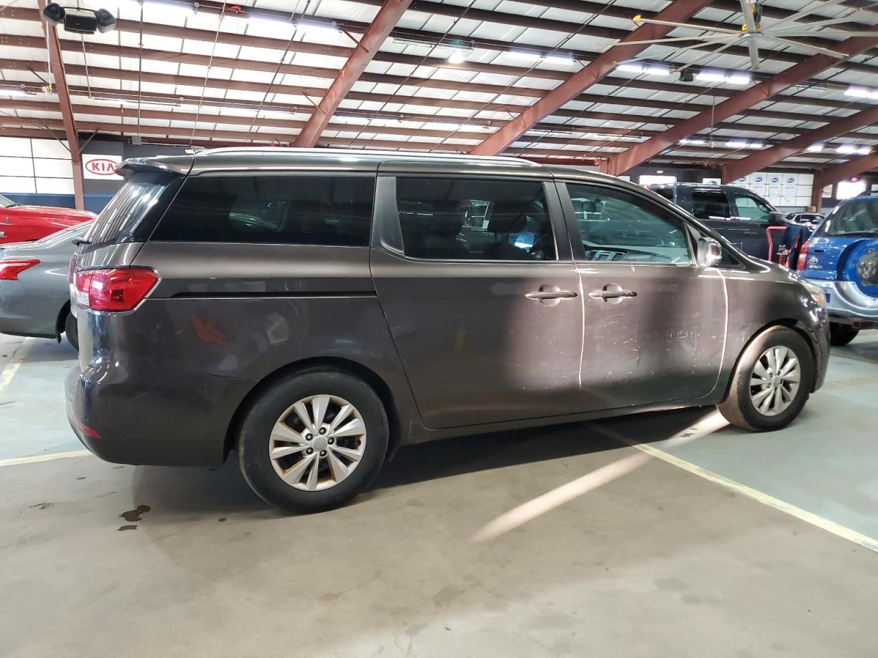 2016 KIA Sedona, LX