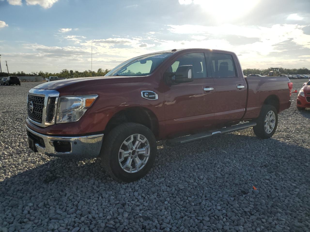 2017 Nissan Titan, SL