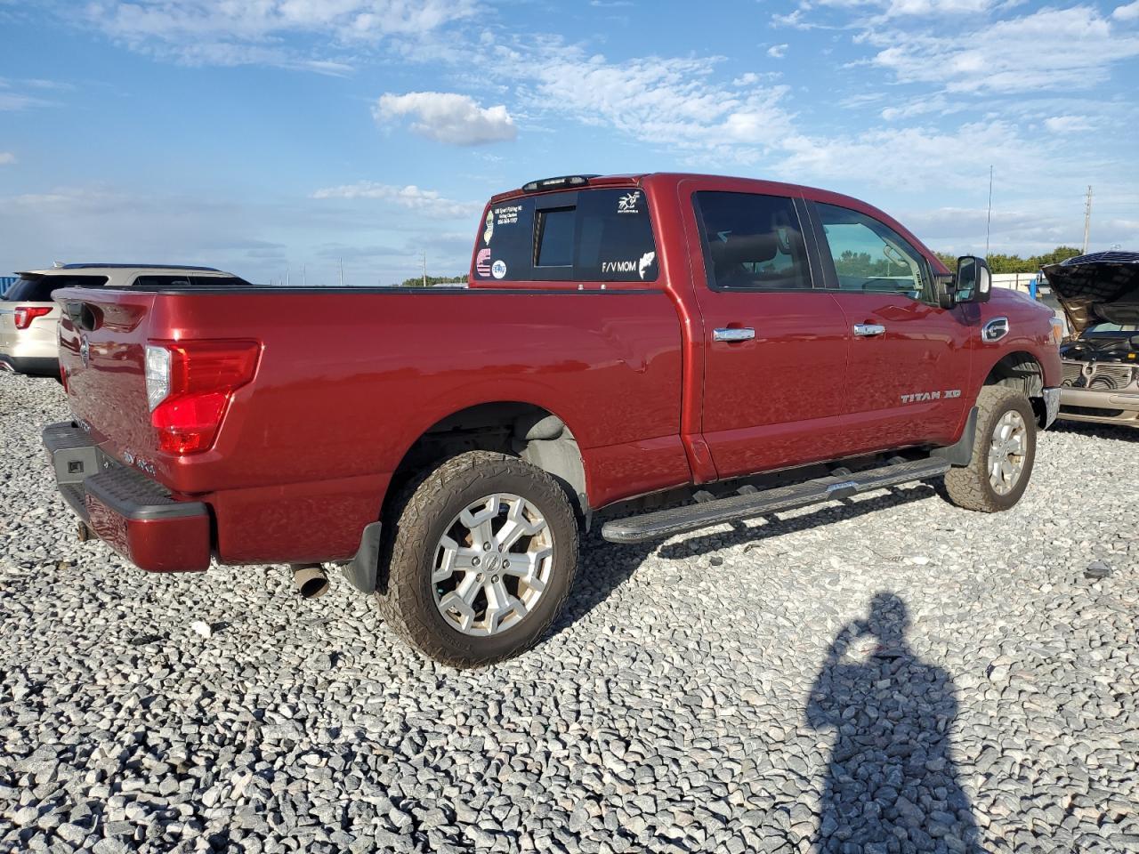 2017 Nissan Titan, SL