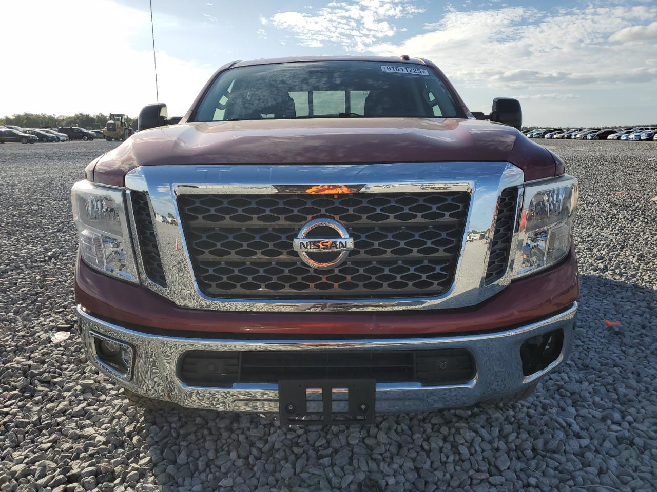 2017 Nissan Titan, SL
