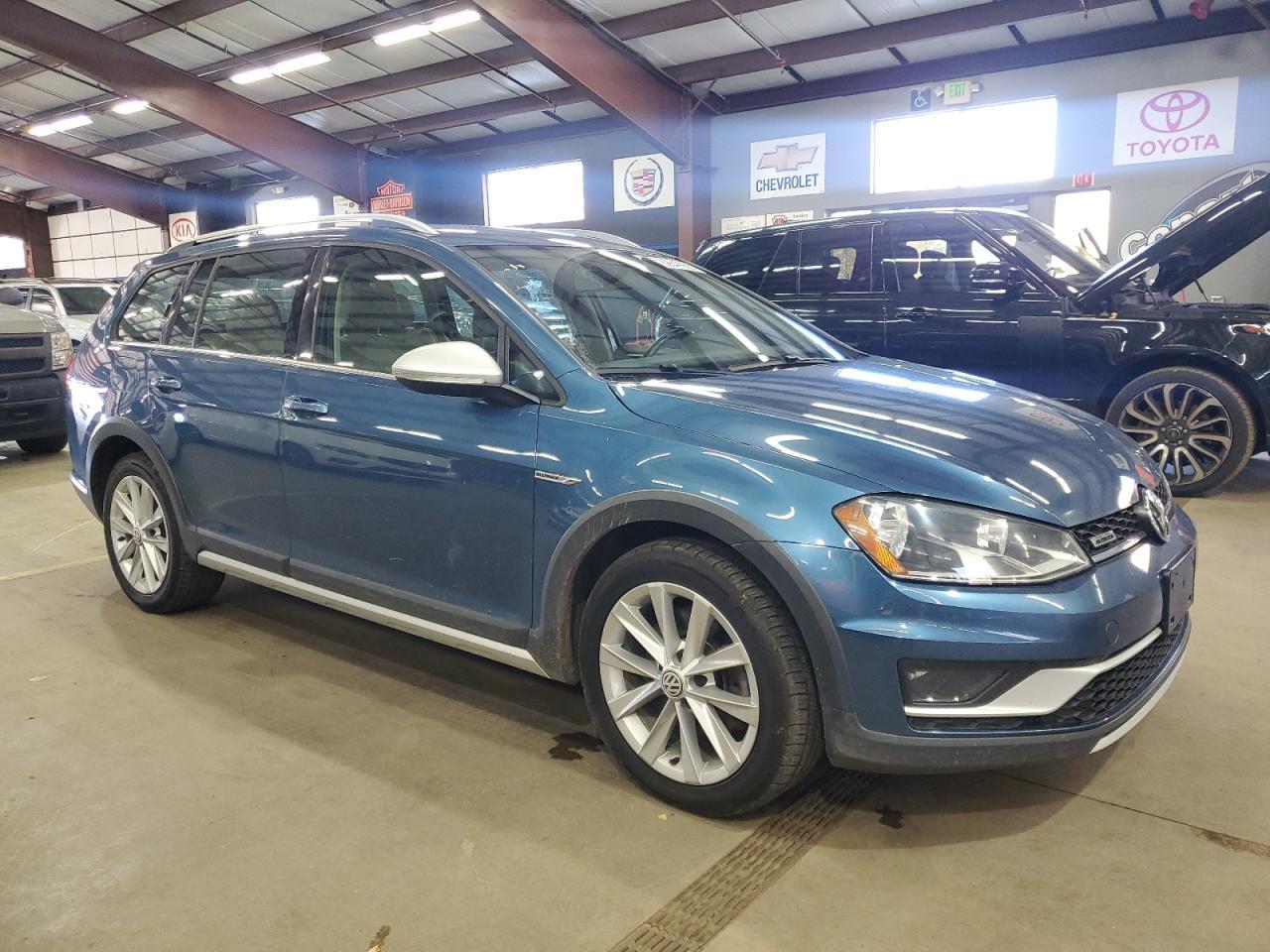 2017 Volkswagen Golf, S