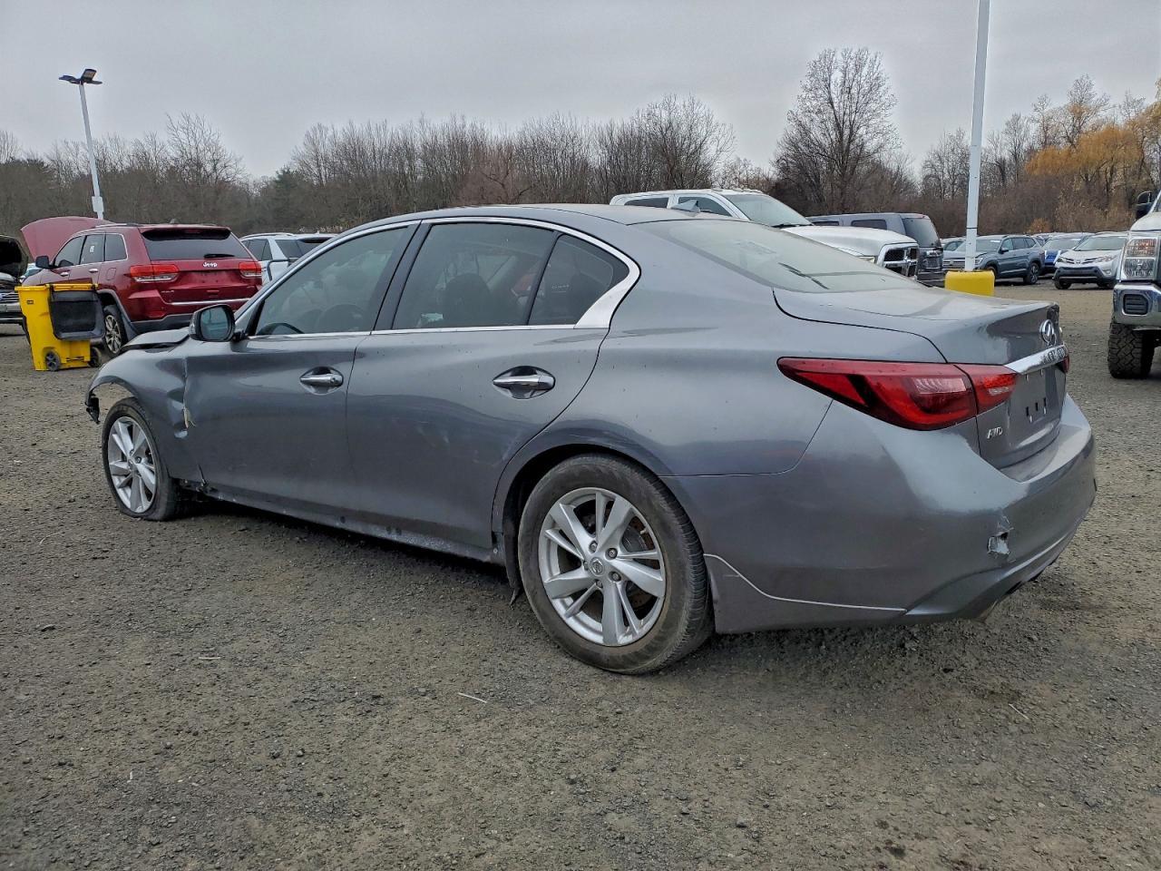 2018 Infiniti Q50, Luxe