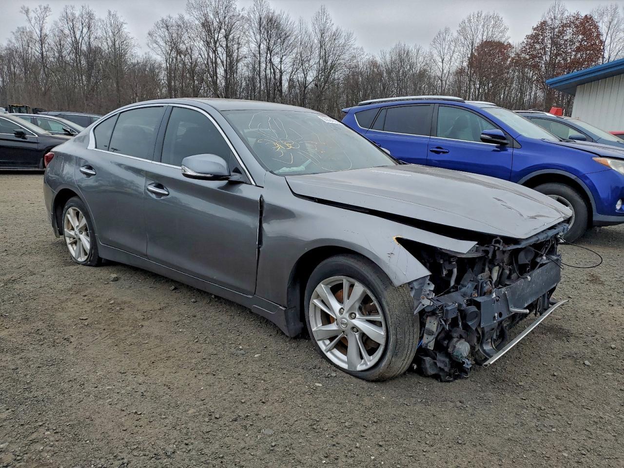 2018 Infiniti Q50, Luxe