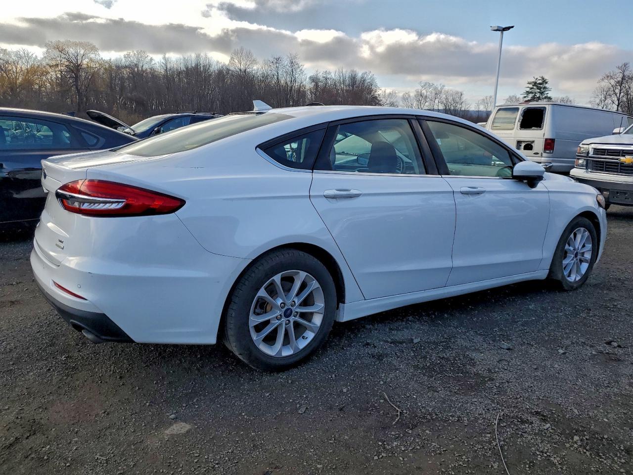 2020 Ford Fusion, SE