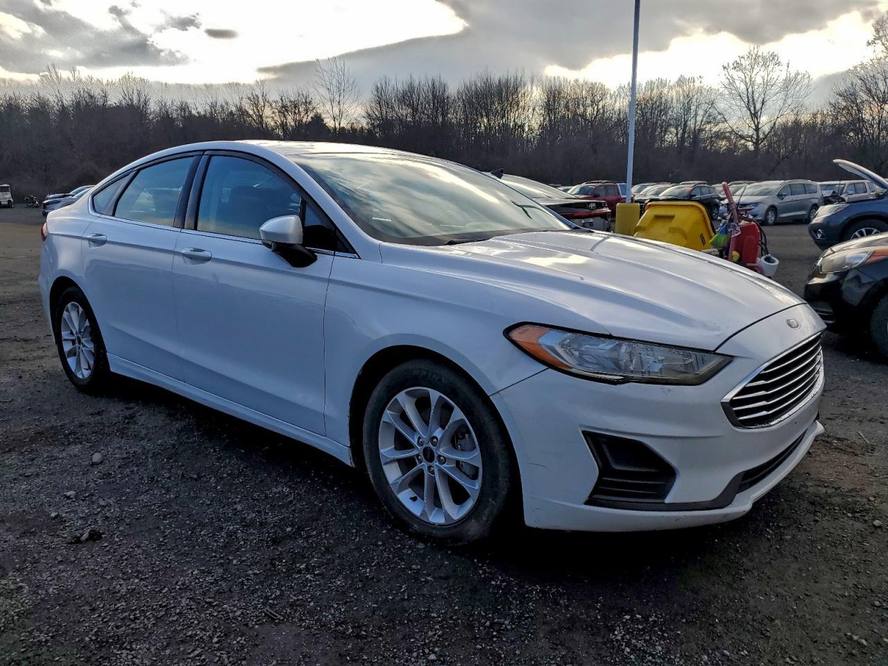 2020 Ford Fusion, SE