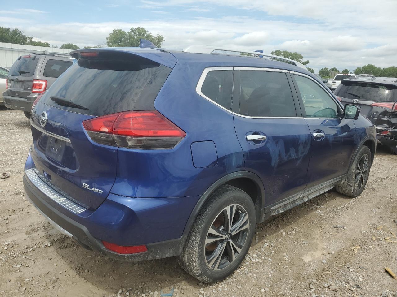 2017 Nissan Rogue, SV