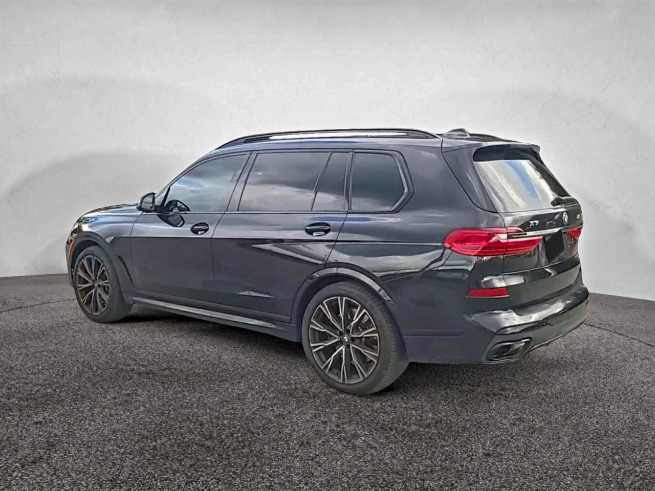 2022 BMW X7, M50I
