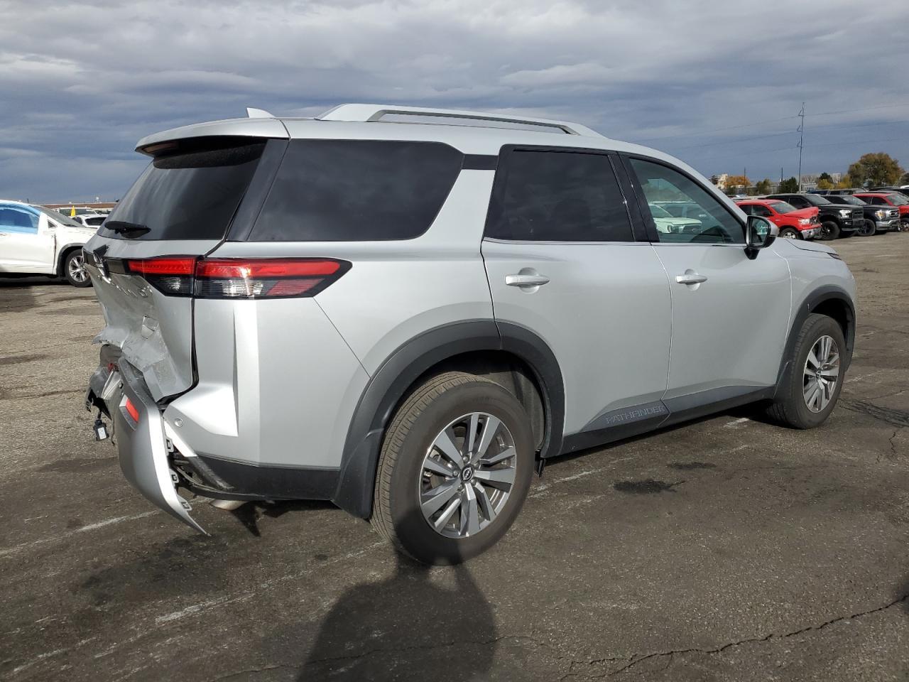 2023 Nissan Pathfinder, SL