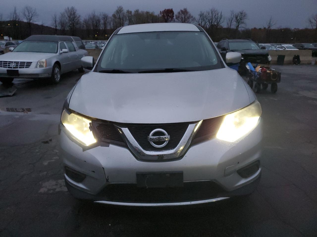 2016 Nissan Rogue, S