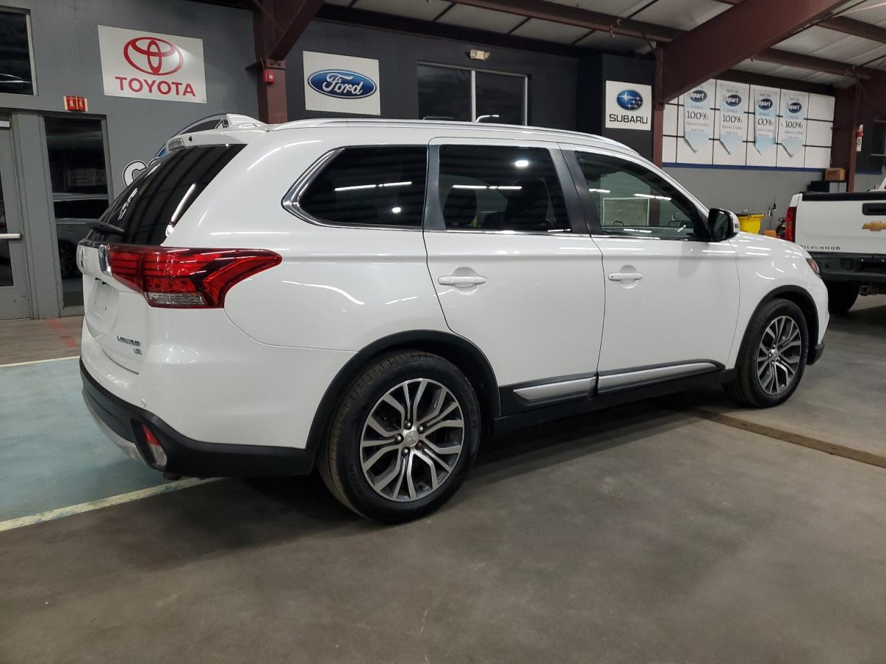 2017 Mitsubishi Outlander, SE