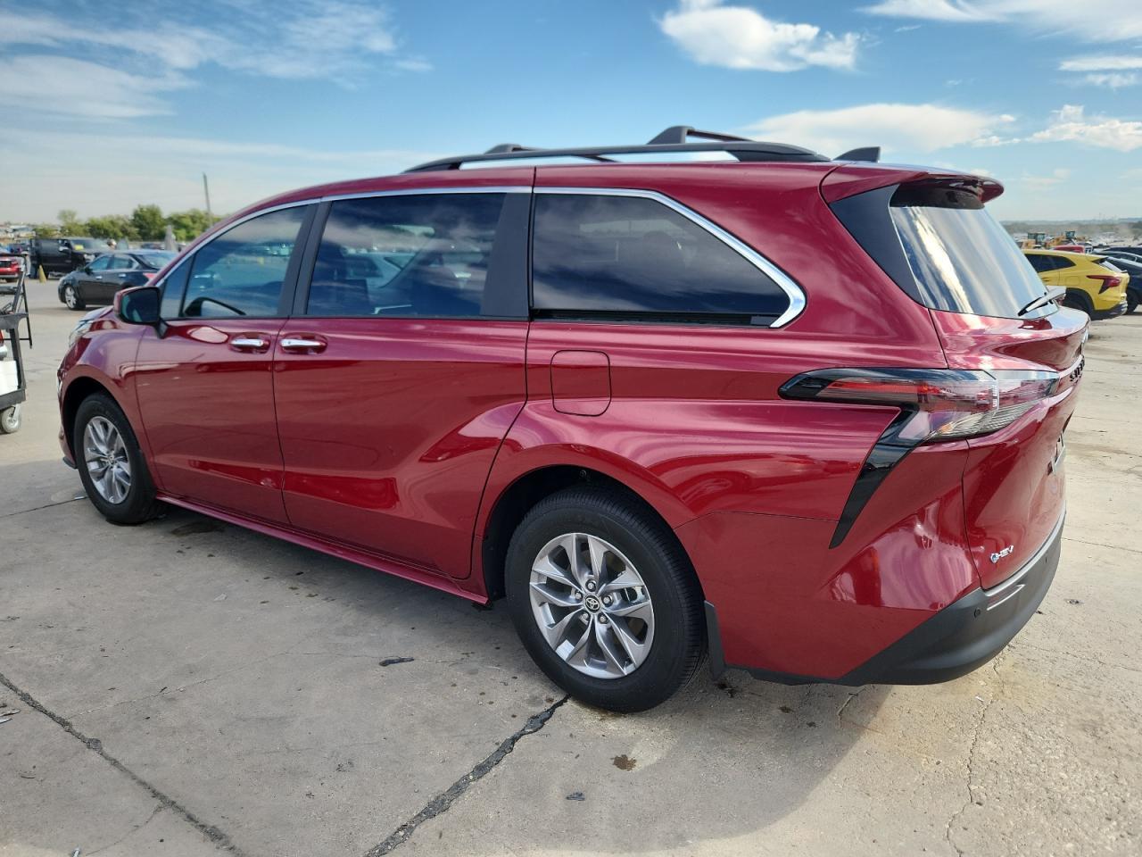 2025 Toyota Sienna, Xle
