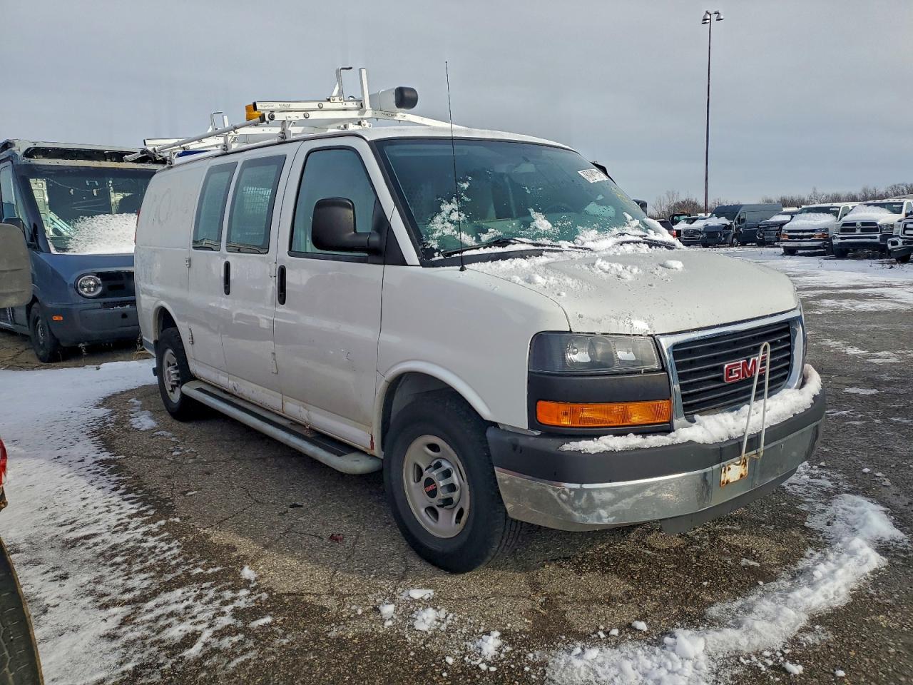 2016 GMC Savana, G2500