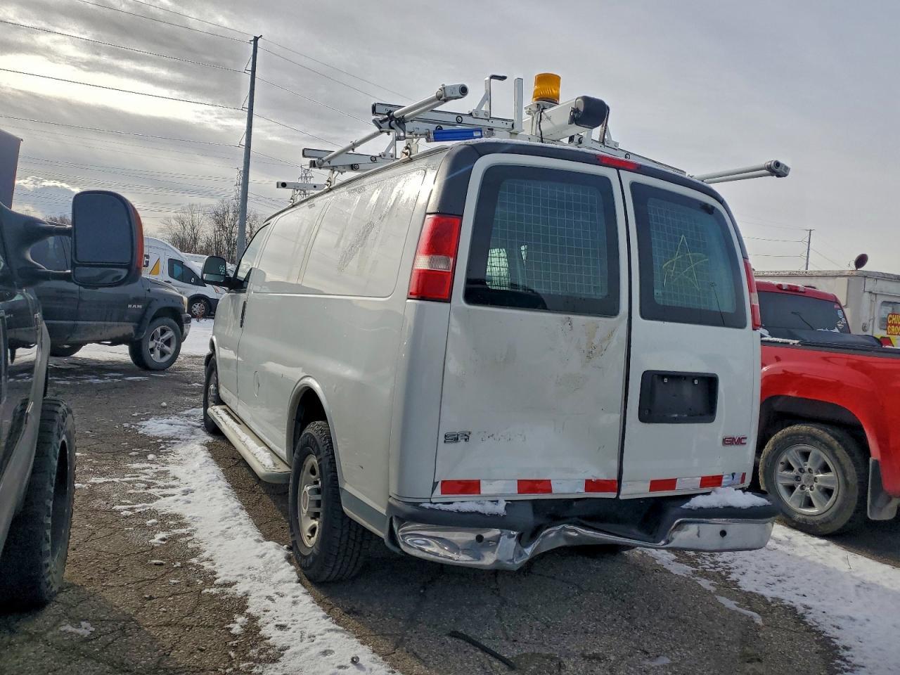 2016 GMC Savana, G2500