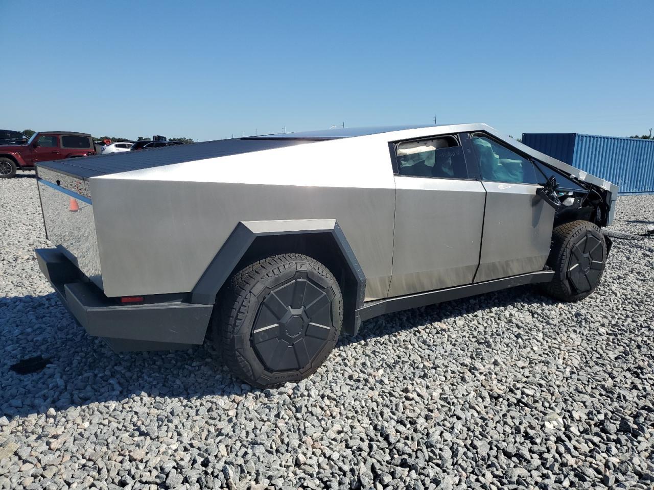 2025 Tesla Cybertruck