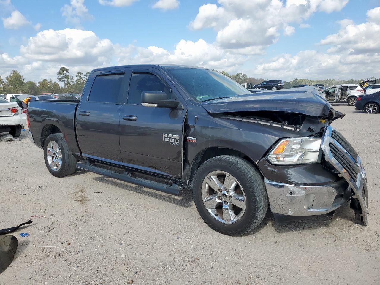 2019 RAM 1500, Slt