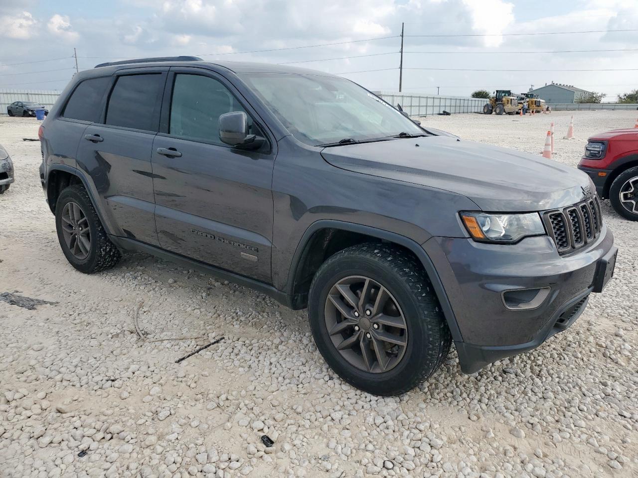2017 Jeep Grand Cherokee, Laredo