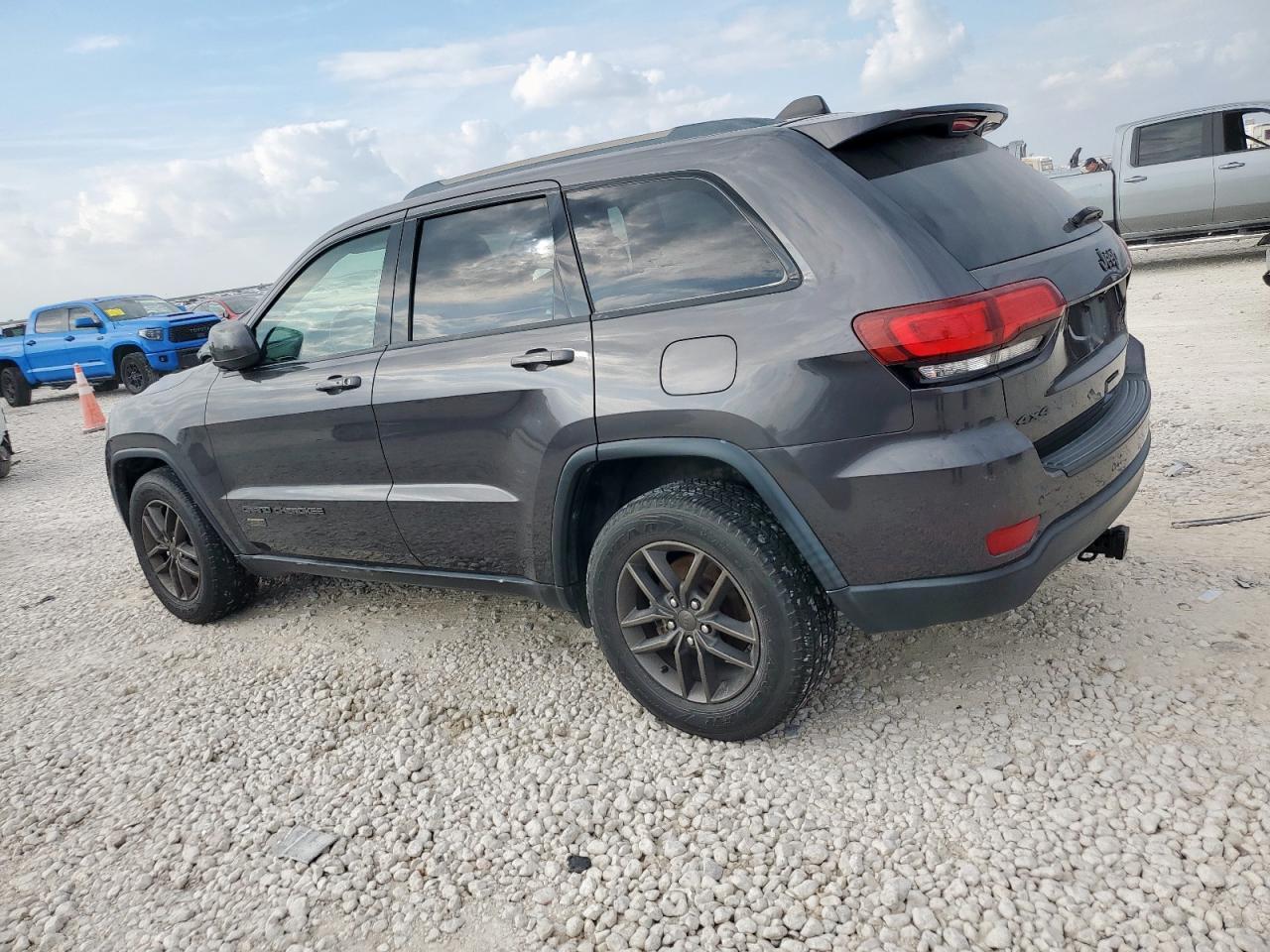 2017 Jeep Grand Cherokee, Laredo