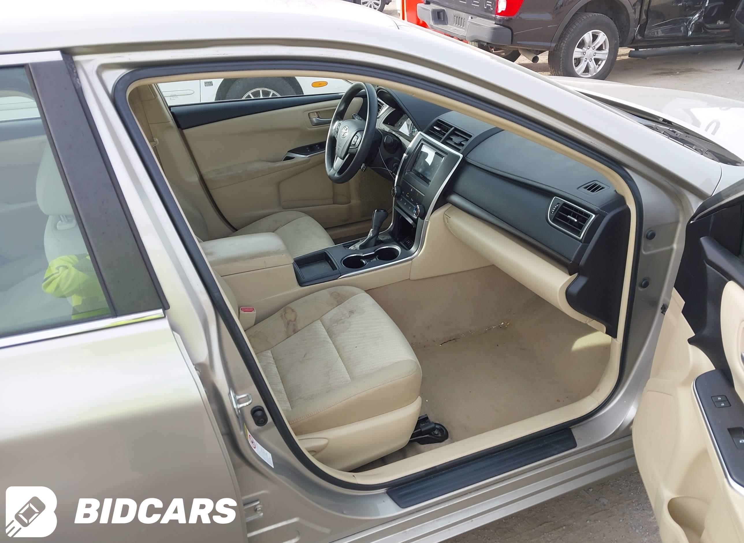 2015 Toyota Camry, LE