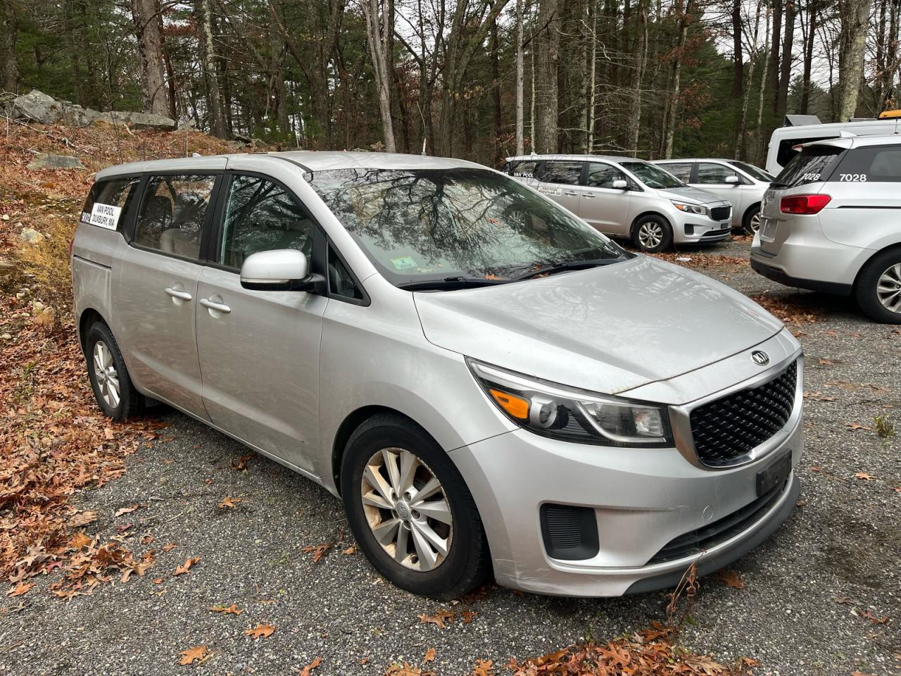 2017 KIA Sedona, L