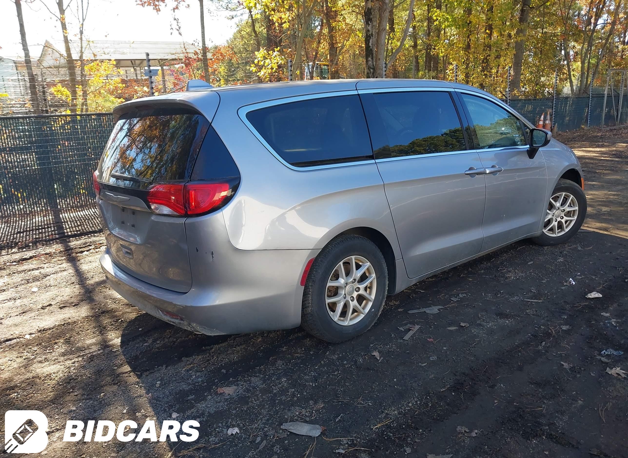 2017 Chrysler Pacifica, LX