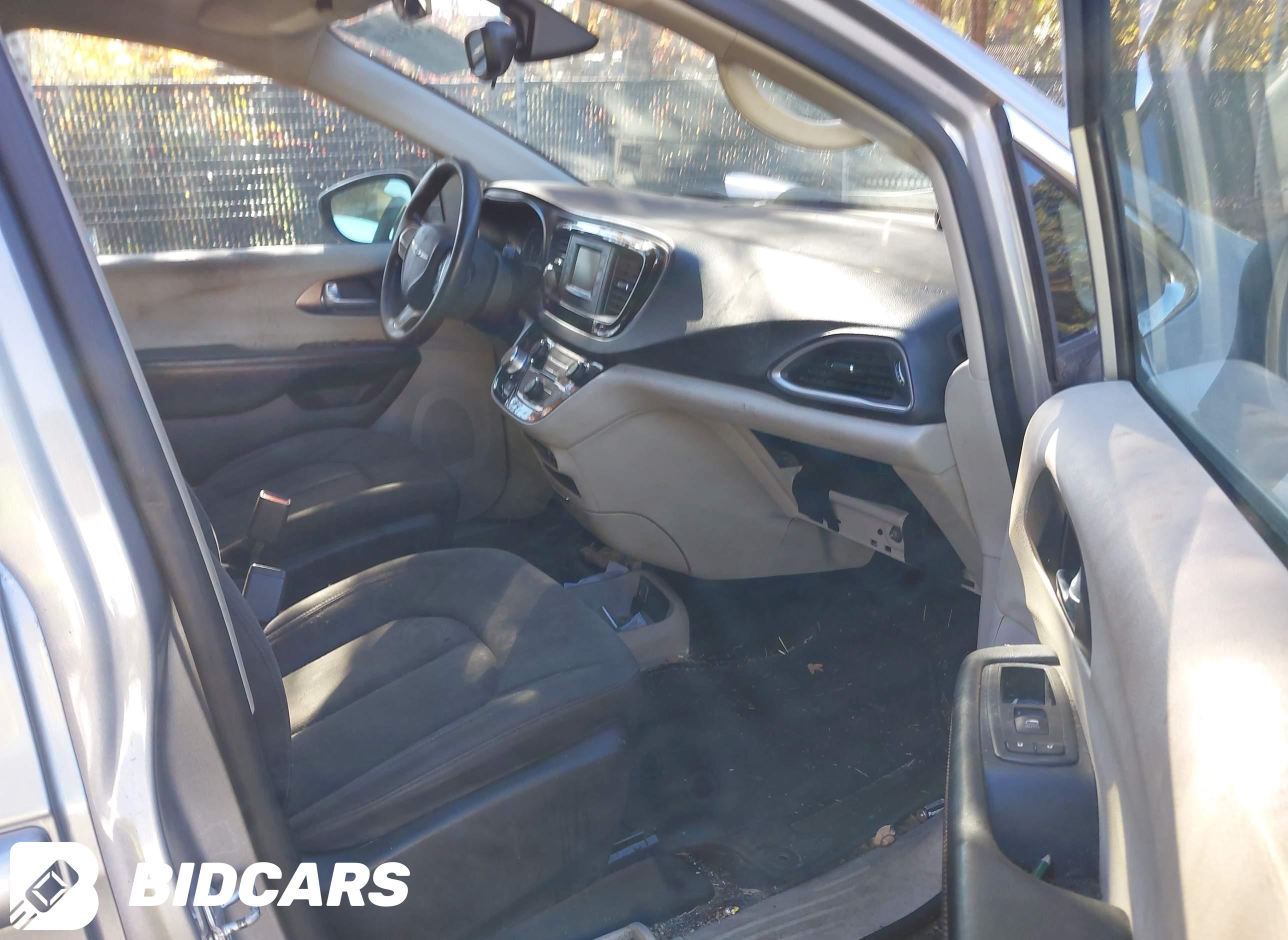 2017 Chrysler Pacifica, LX