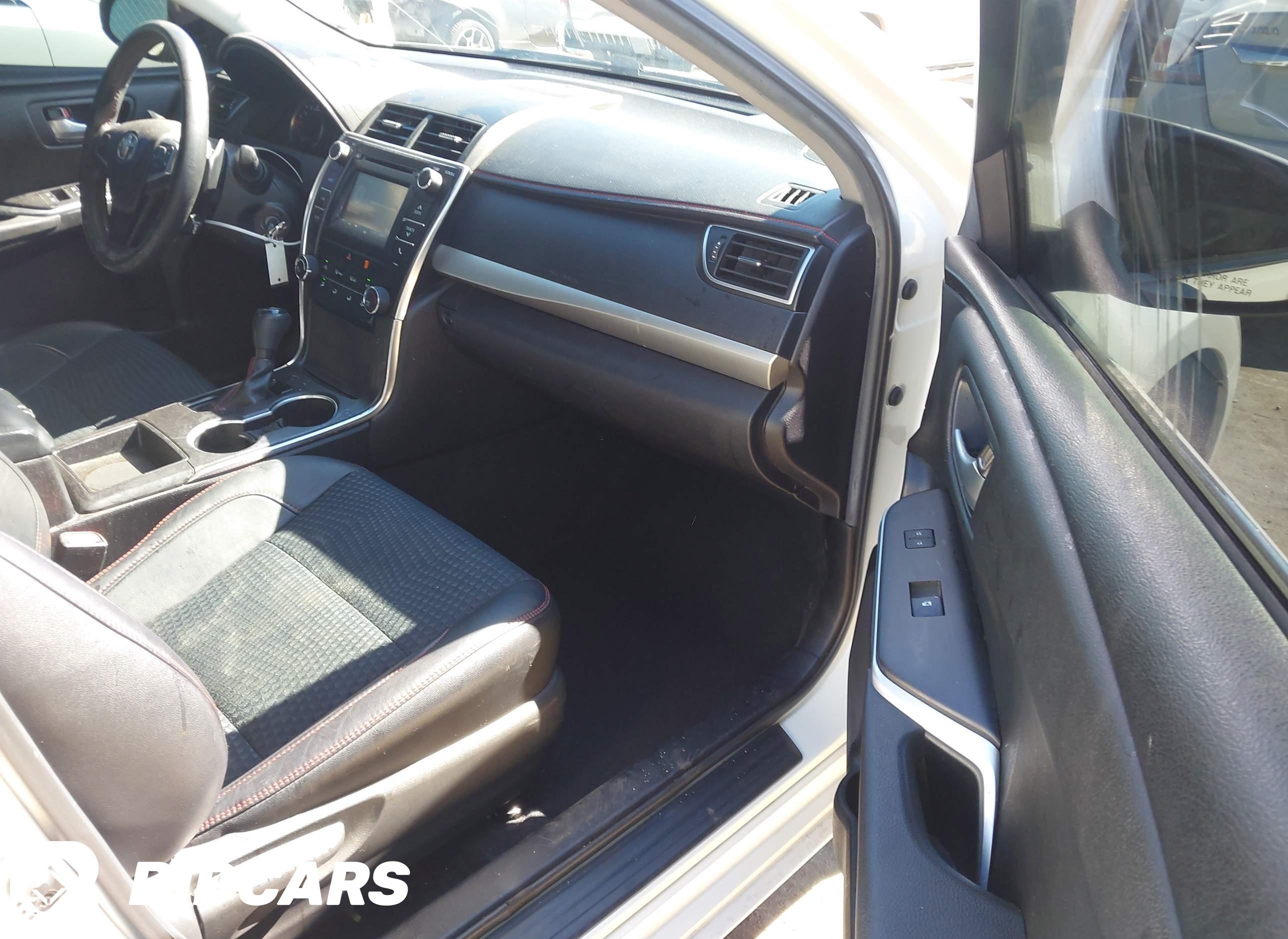 2015 Toyota Camry, SE