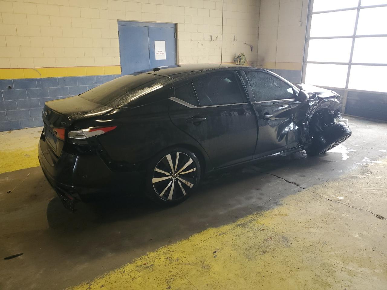 2020 Nissan Altima, SR