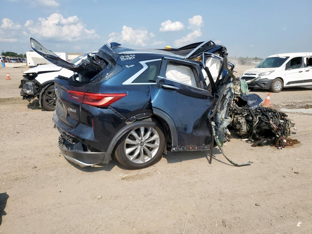 2021 Infiniti QX50, Luxe