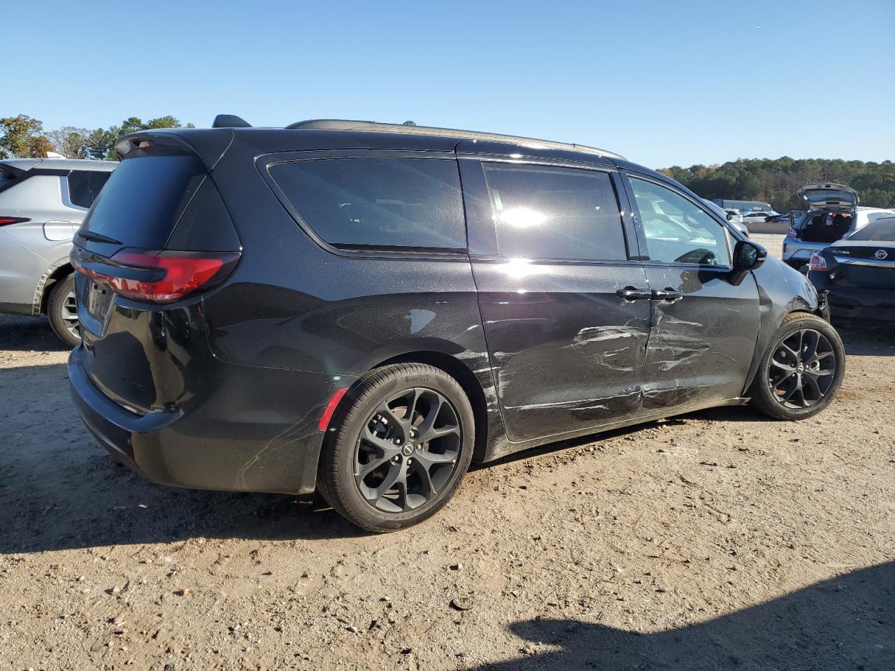 2025 Chrysler Pacifica, Limited