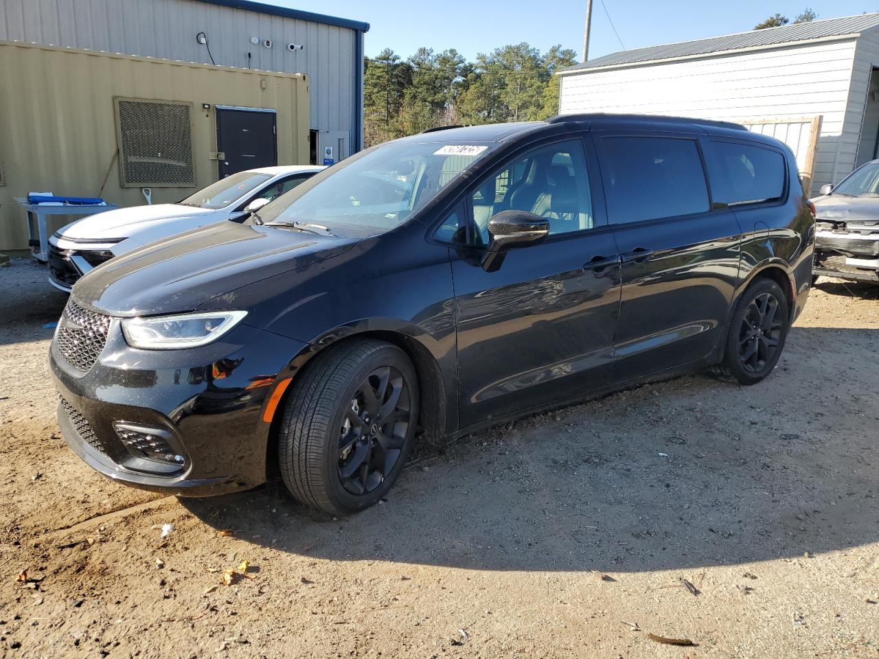 2025 Chrysler Pacifica, Limited
