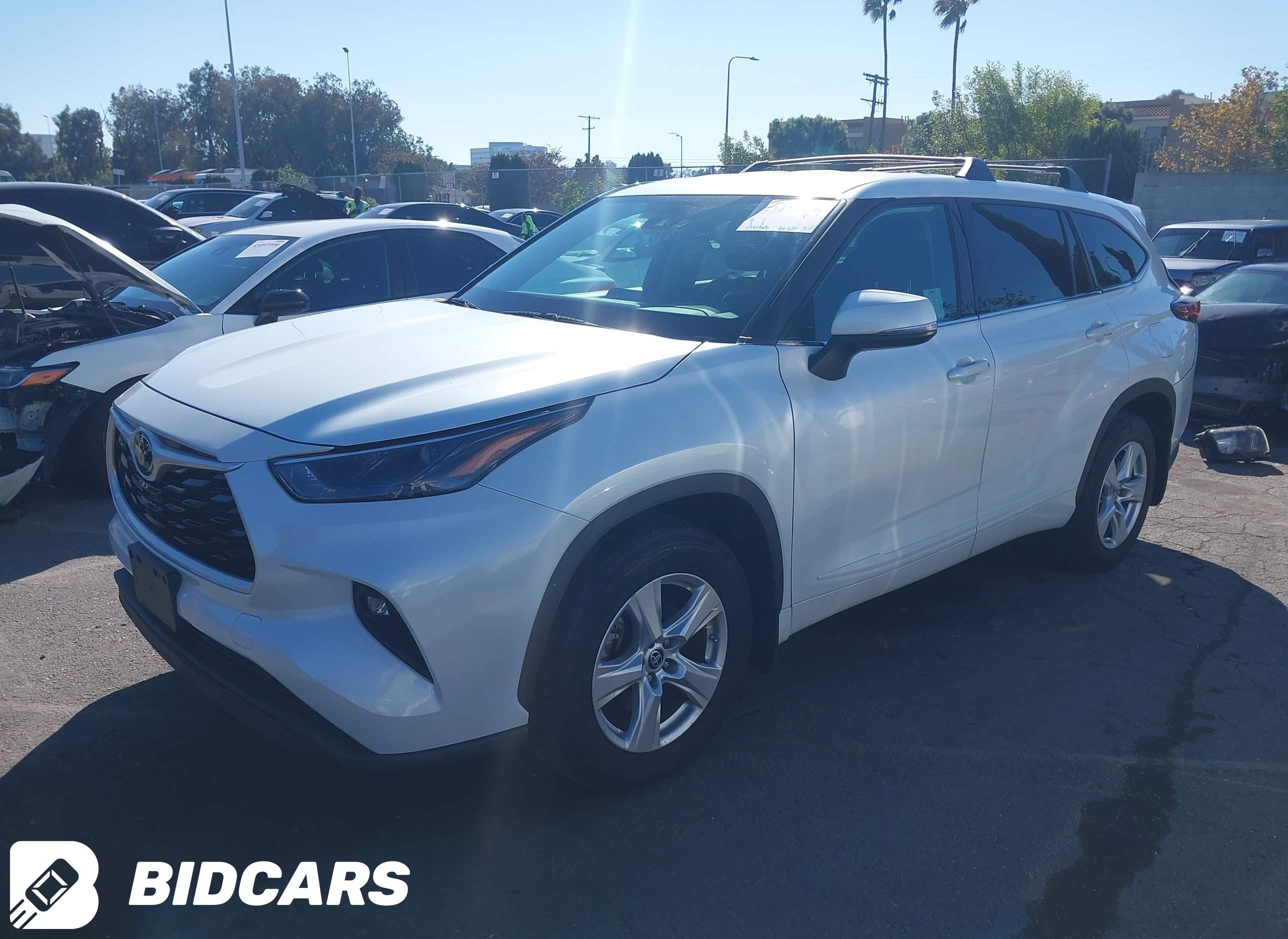 2022 Toyota Highlander, LE