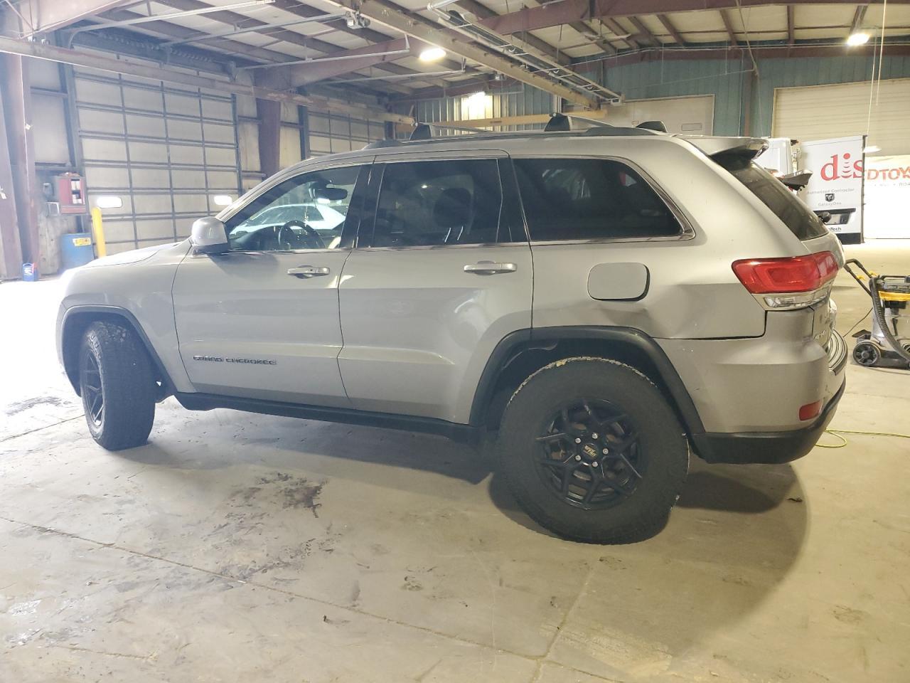 2018 Jeep Grand Cherokee, Laredo