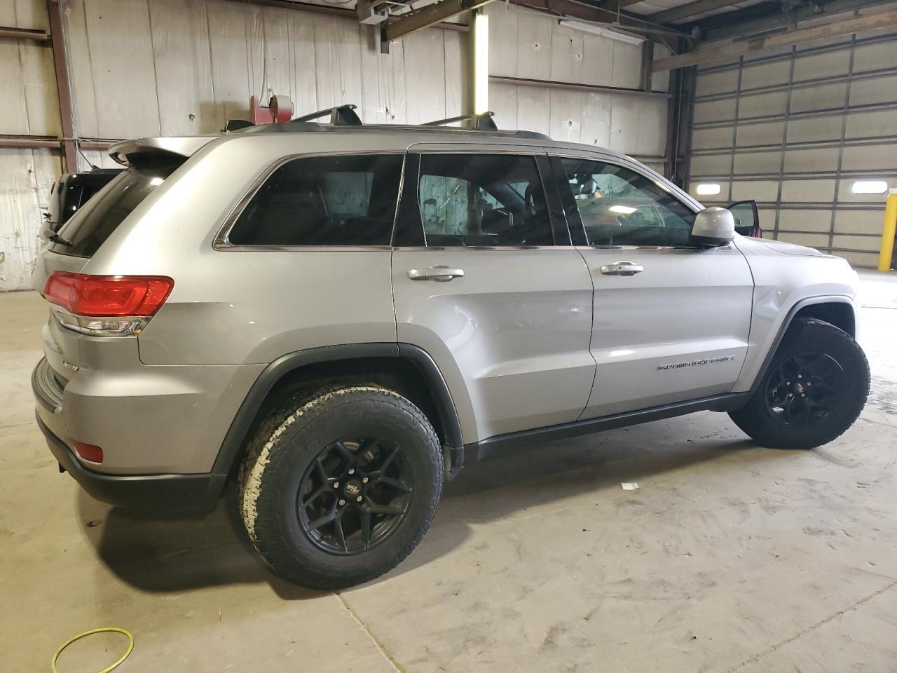 2018 Jeep Grand Cherokee, Laredo