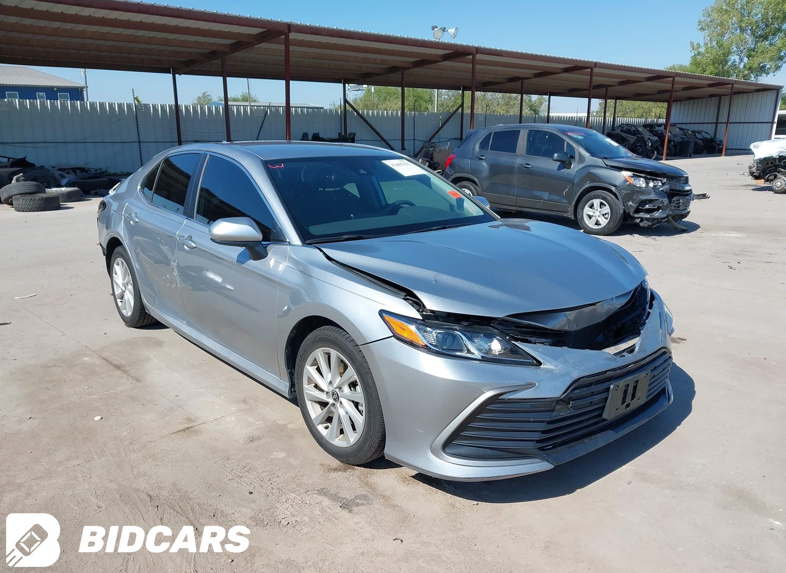 2022 Toyota Camry, LE