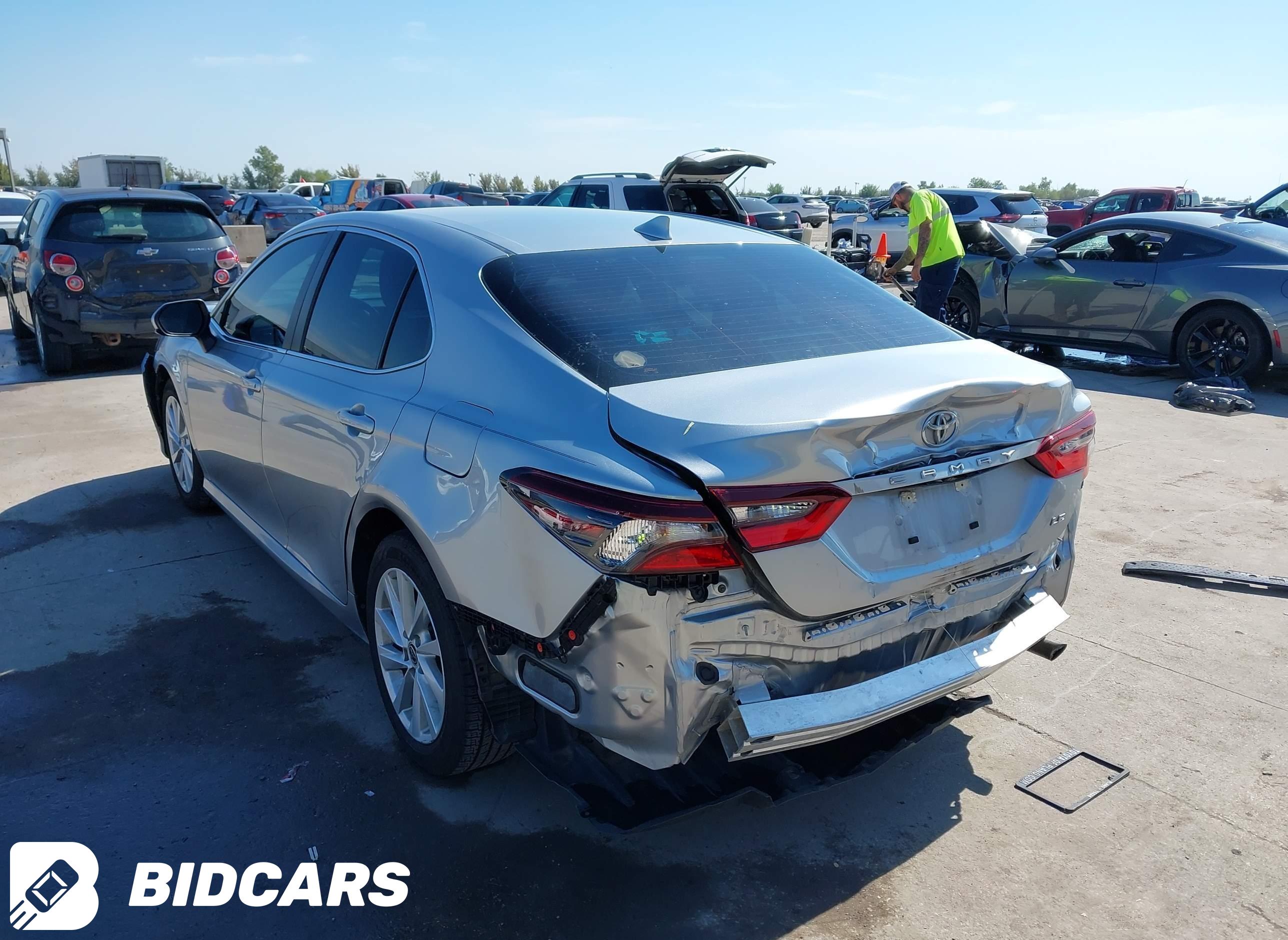 2022 Toyota Camry, LE