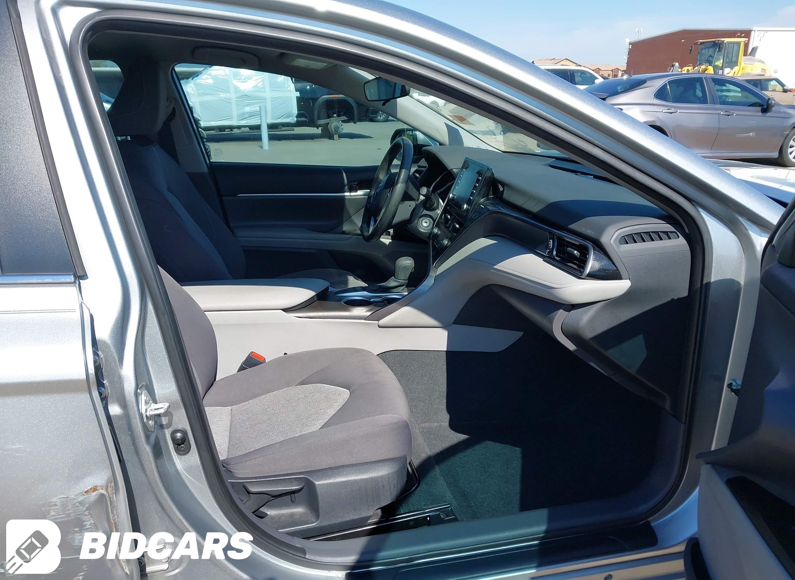 2022 Toyota Camry, LE