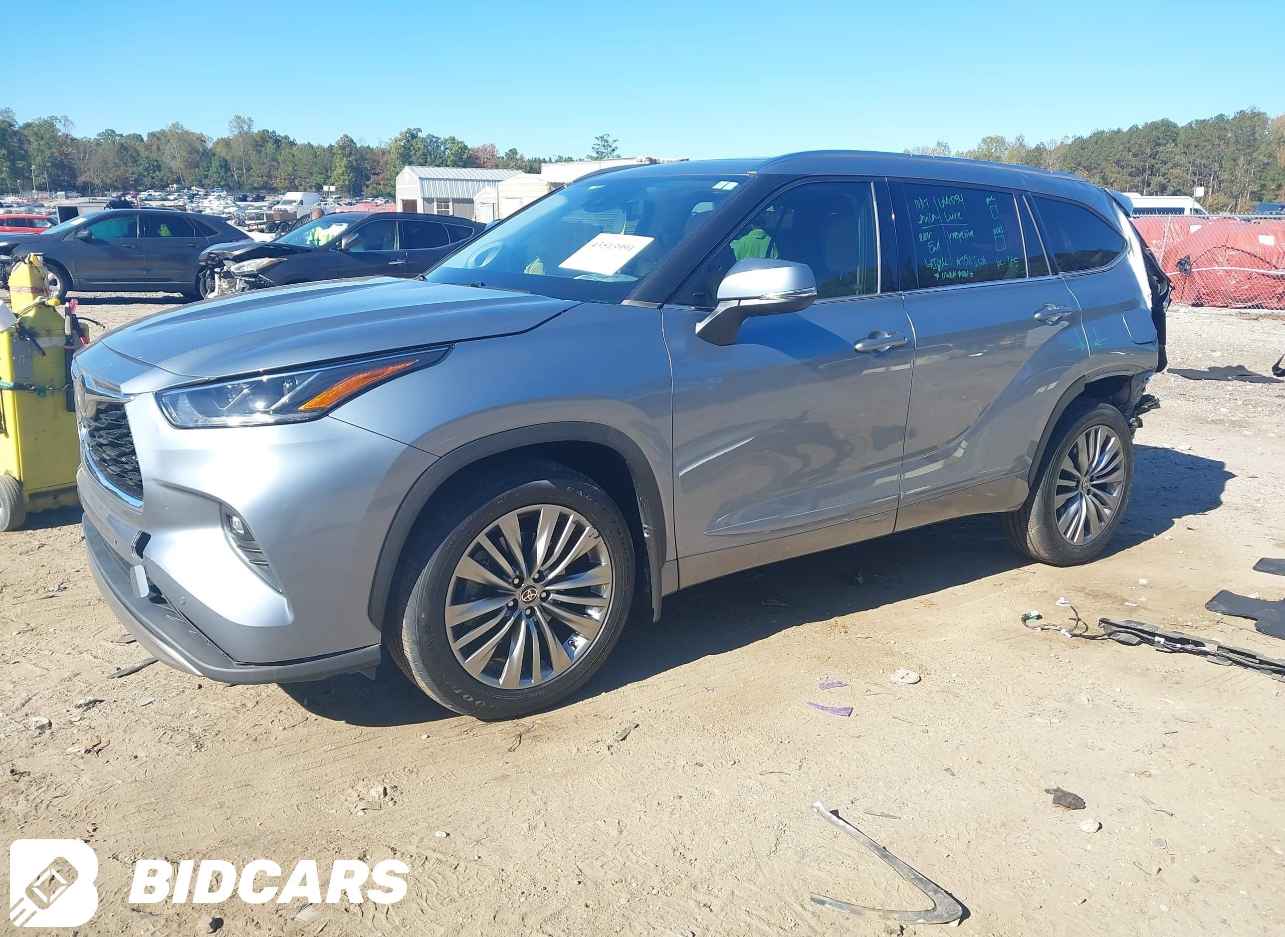 2020 Toyota Highlander, Platinum