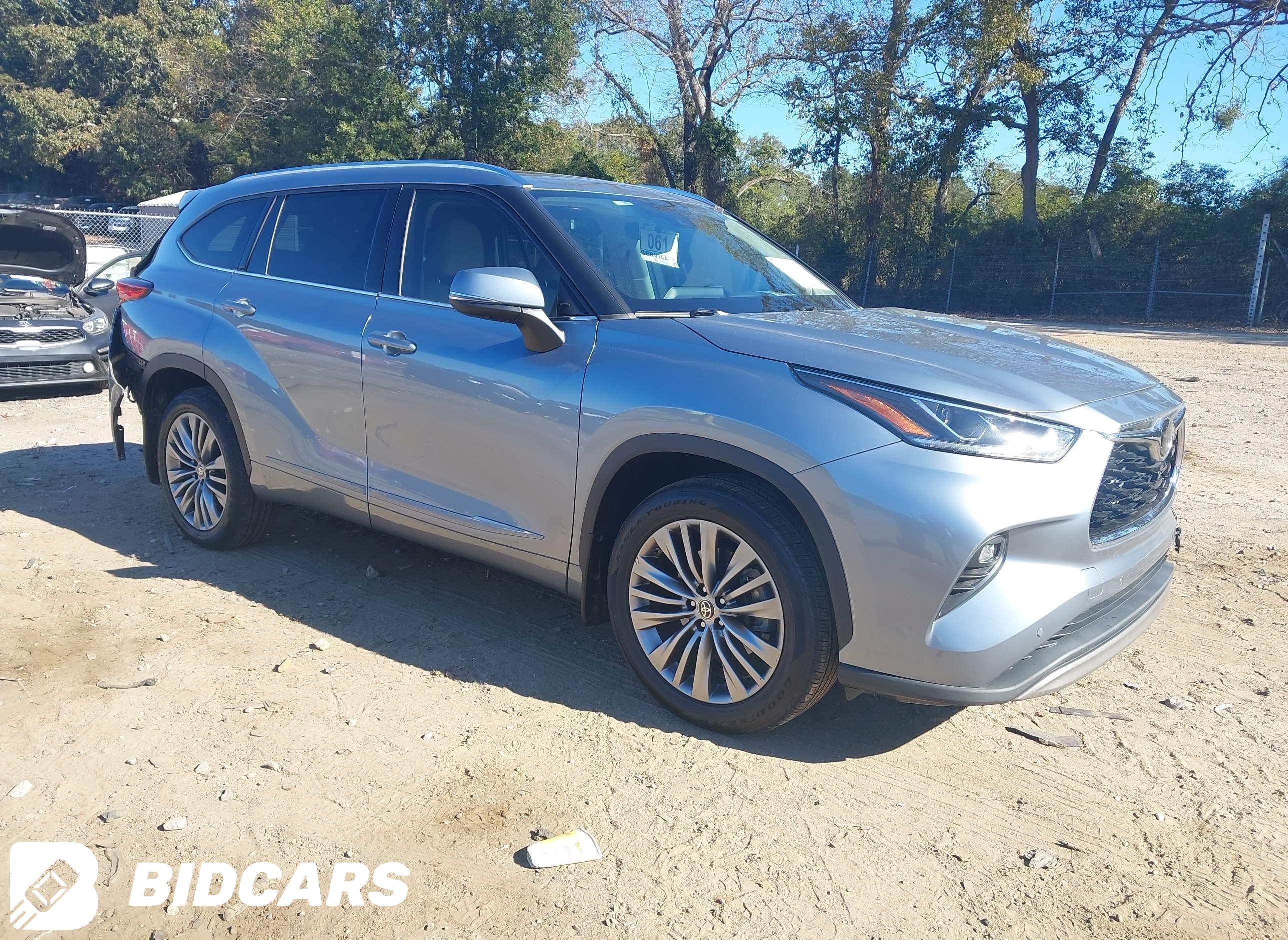 2020 Toyota Highlander, Platinum