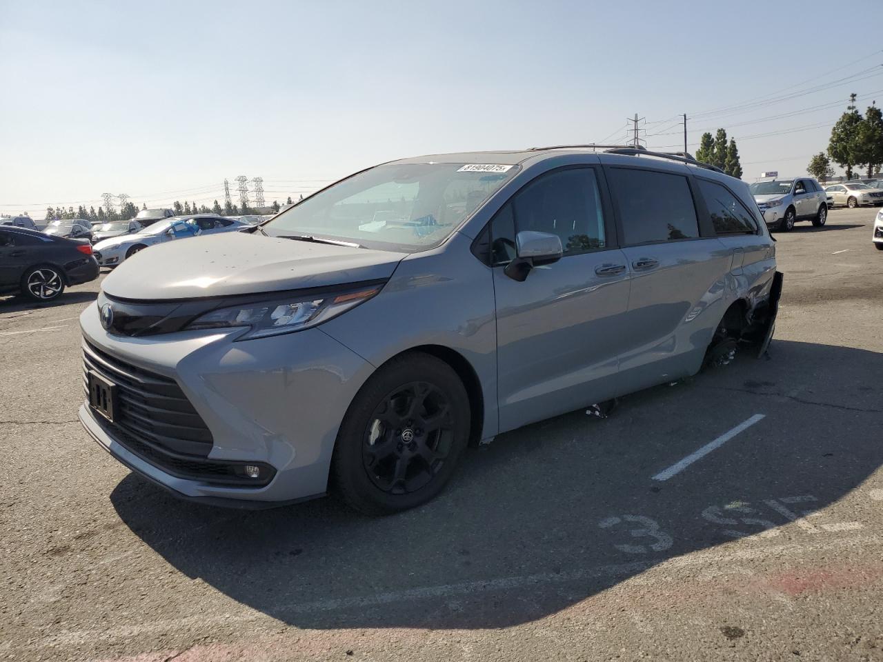 2025 Toyota Sienna, Xse